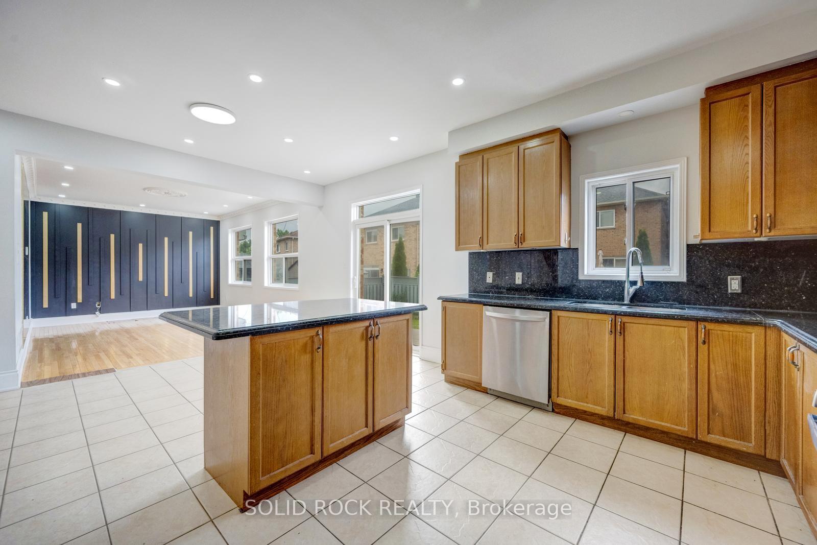 Photo 16 of 5 Freshspring Drive, Brampton, Sandringham-Wellington — HOMEH