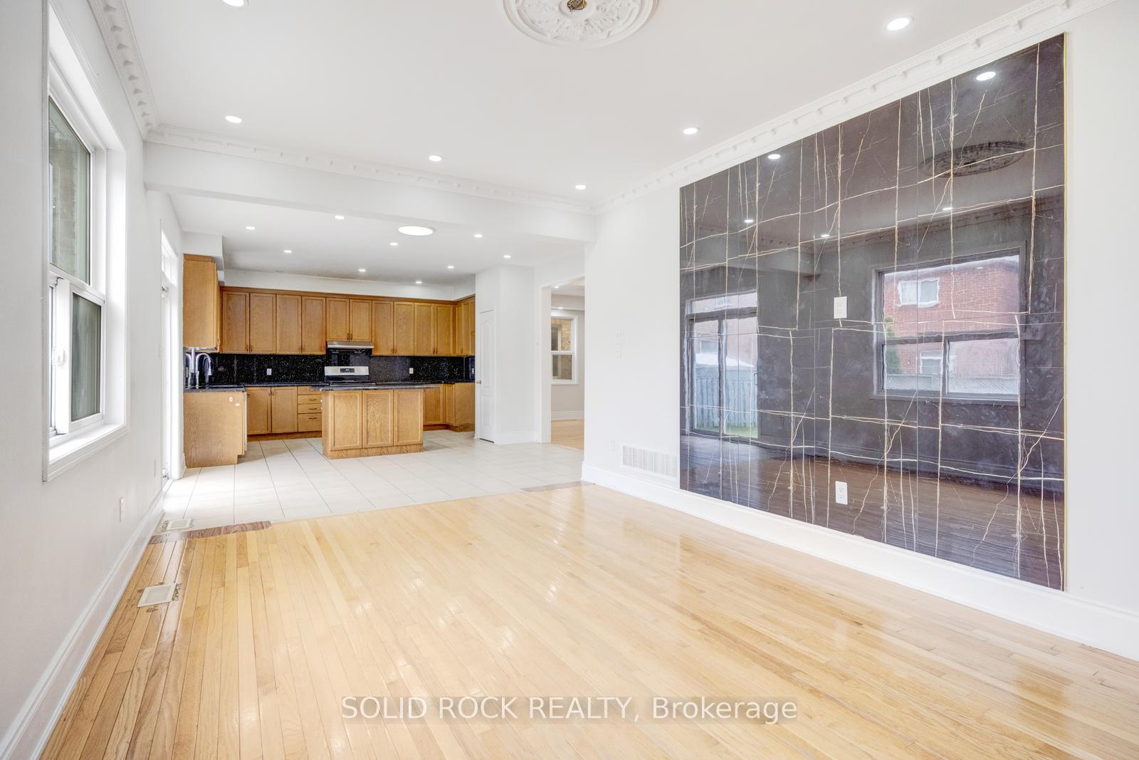 Photo 18 of 5 Freshspring Drive, Brampton, Sandringham-Wellington — HOMEH