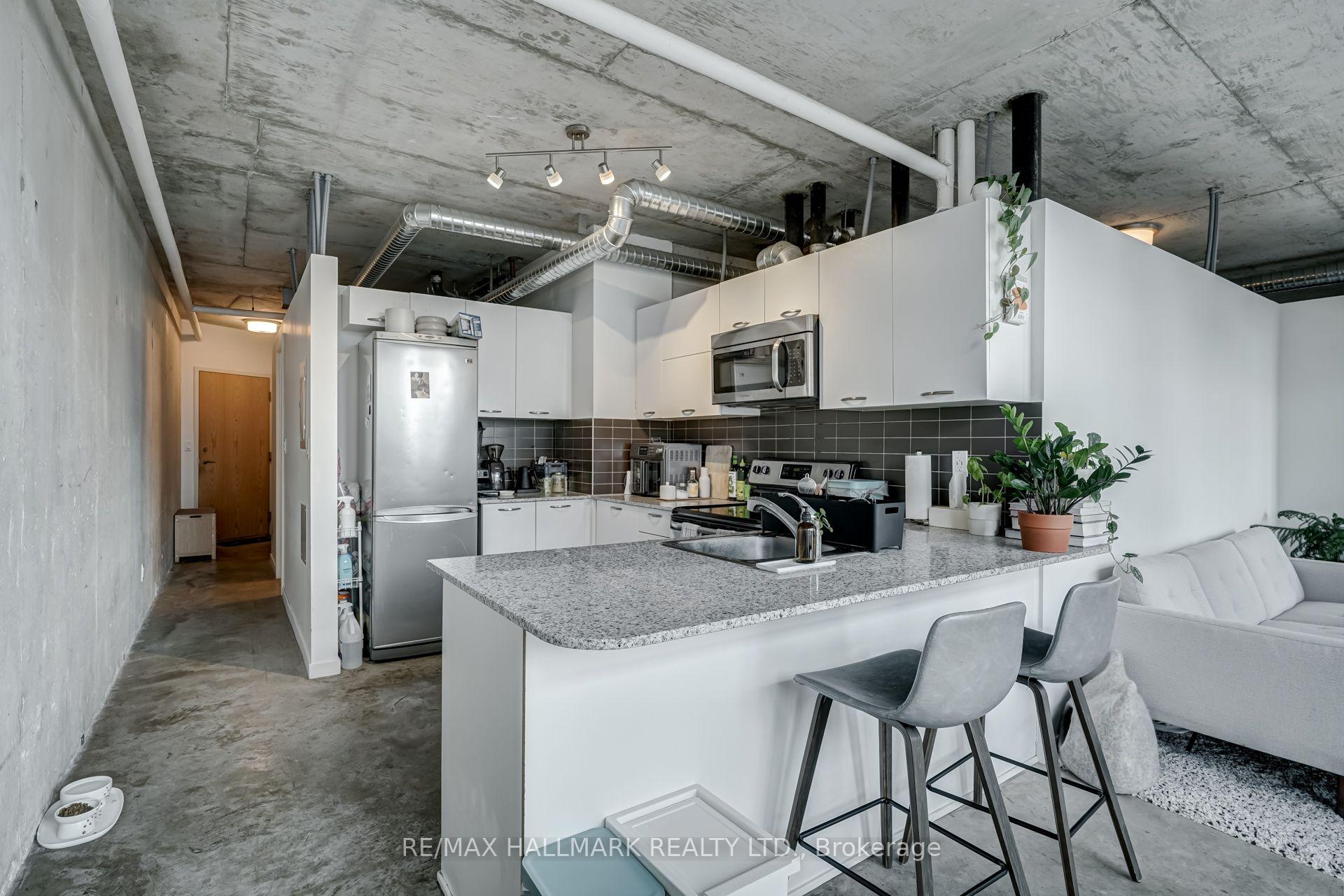 Front of Unit 910, 150 Sudbury Street