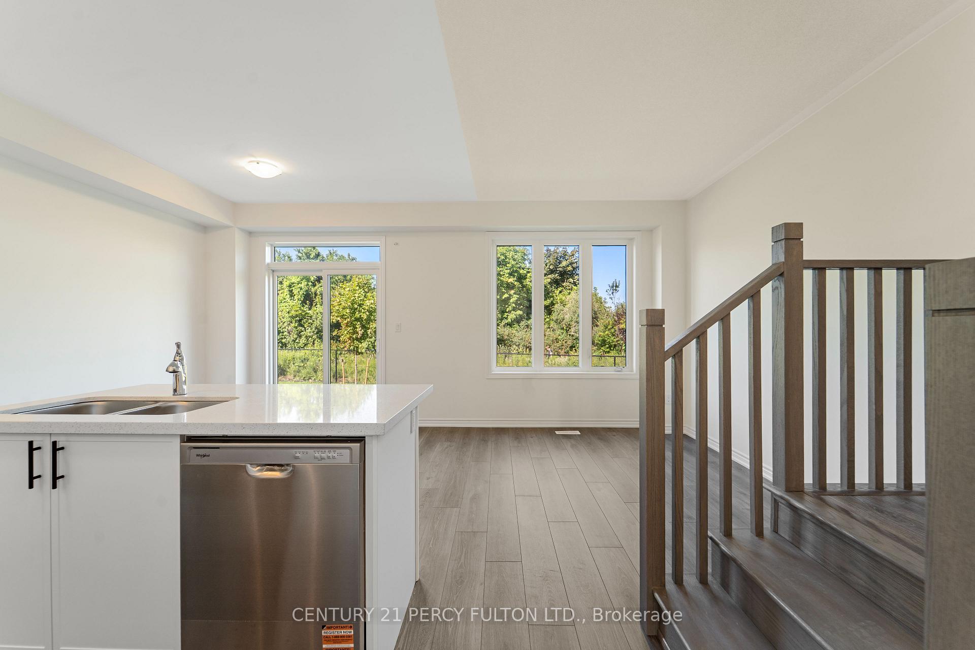 Photo 5 of 39 Watts Mews, Kawartha Lakes, Lindsay — HOMEH