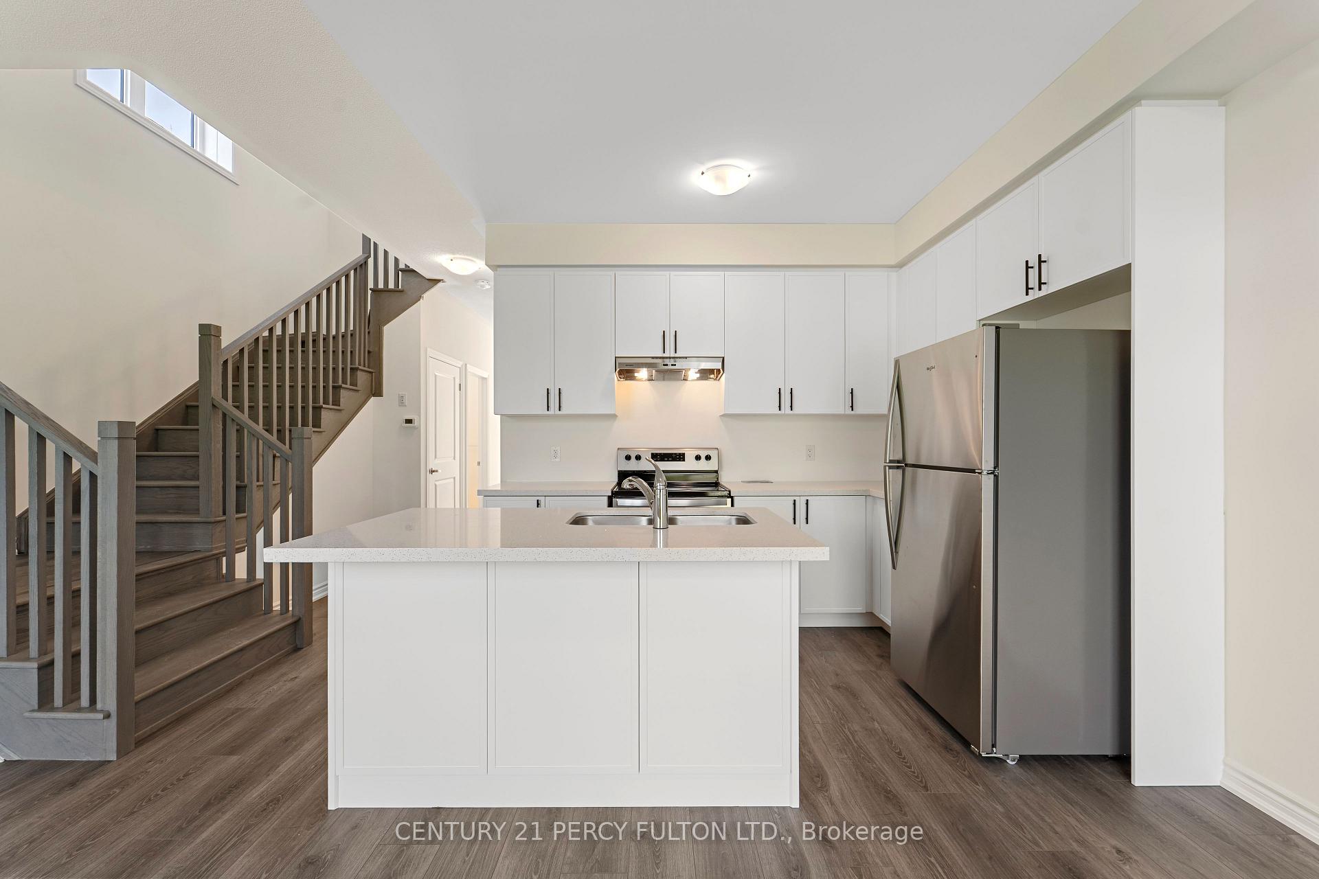 Photo 11 of 39 Watts Mews, Kawartha Lakes, Lindsay — HOMEH