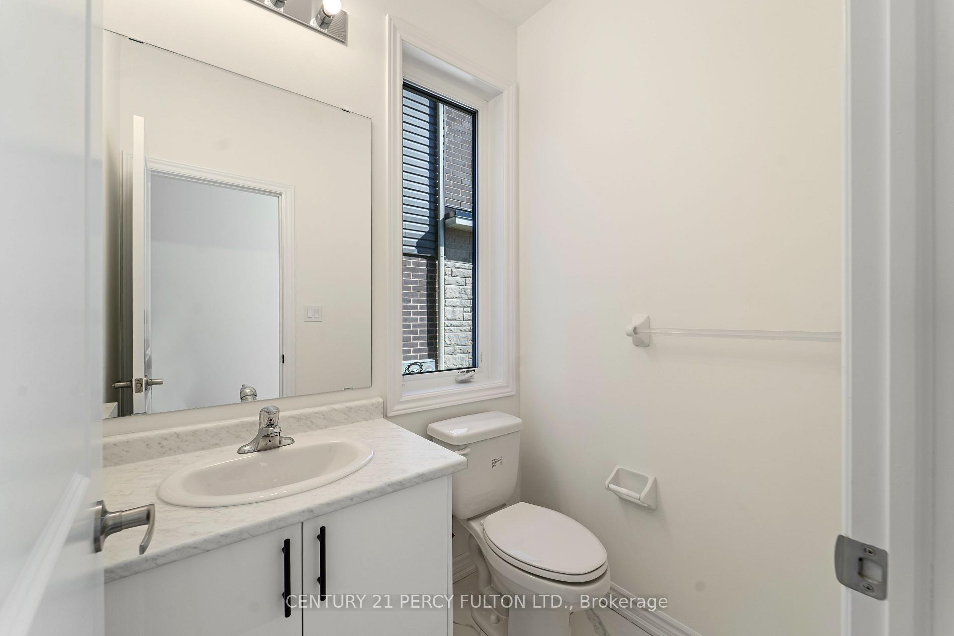 Photo 13 of 39 Watts Mews, Kawartha Lakes, Lindsay — HOMEH