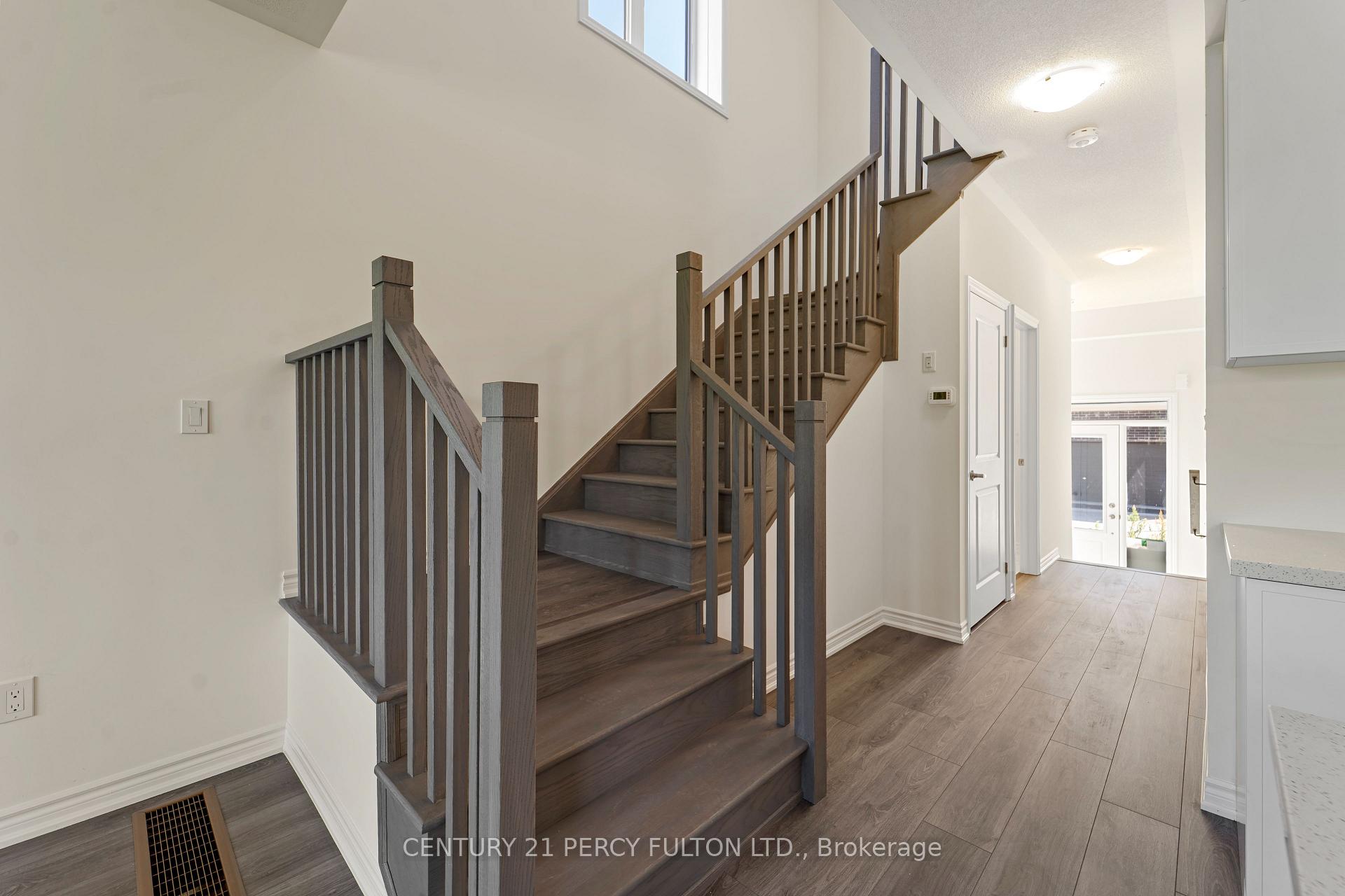 Photo 14 of 39 Watts Mews, Kawartha Lakes, Lindsay — HOMEH