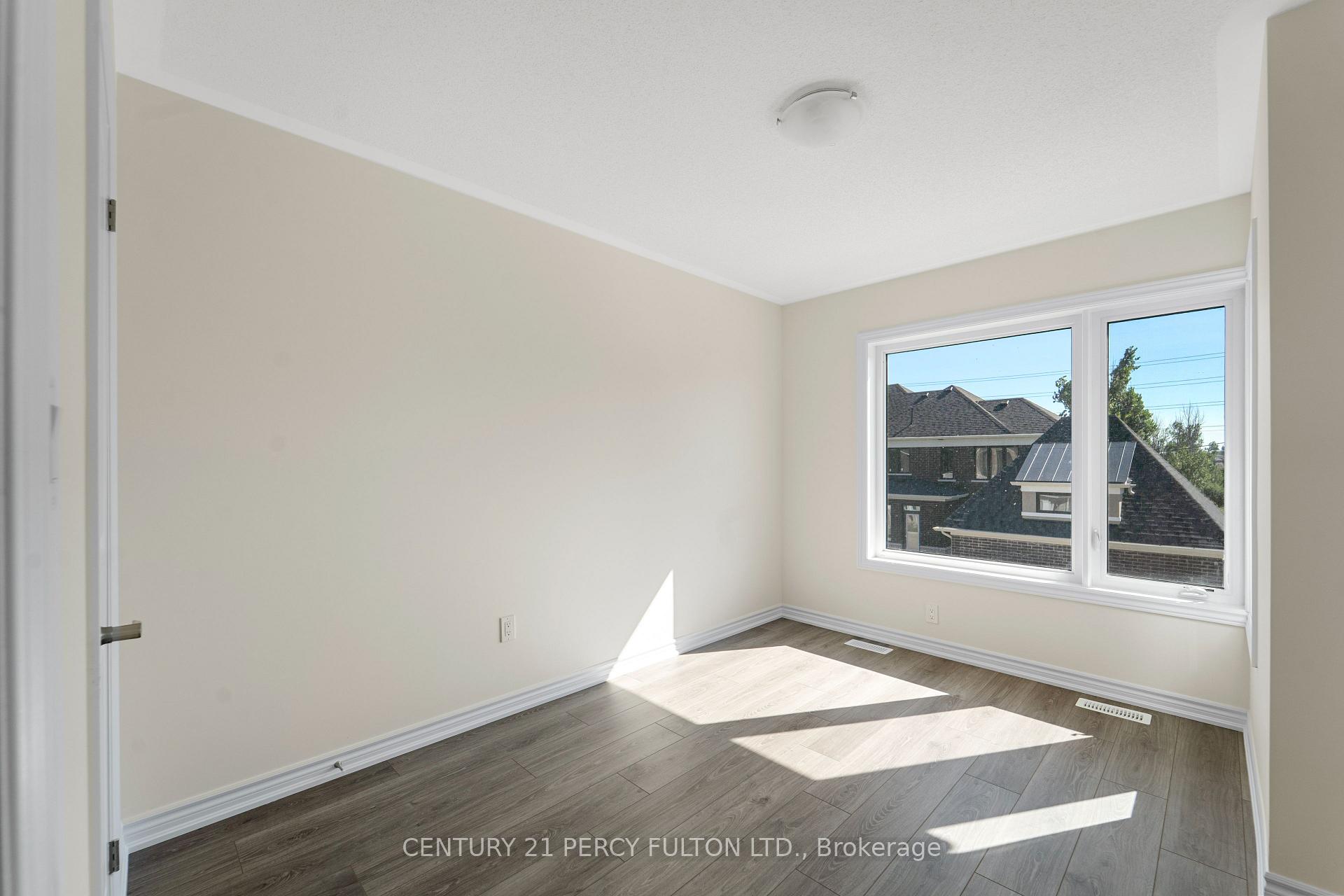 Photo 18 of 39 Watts Mews, Kawartha Lakes, Lindsay — HOMEH