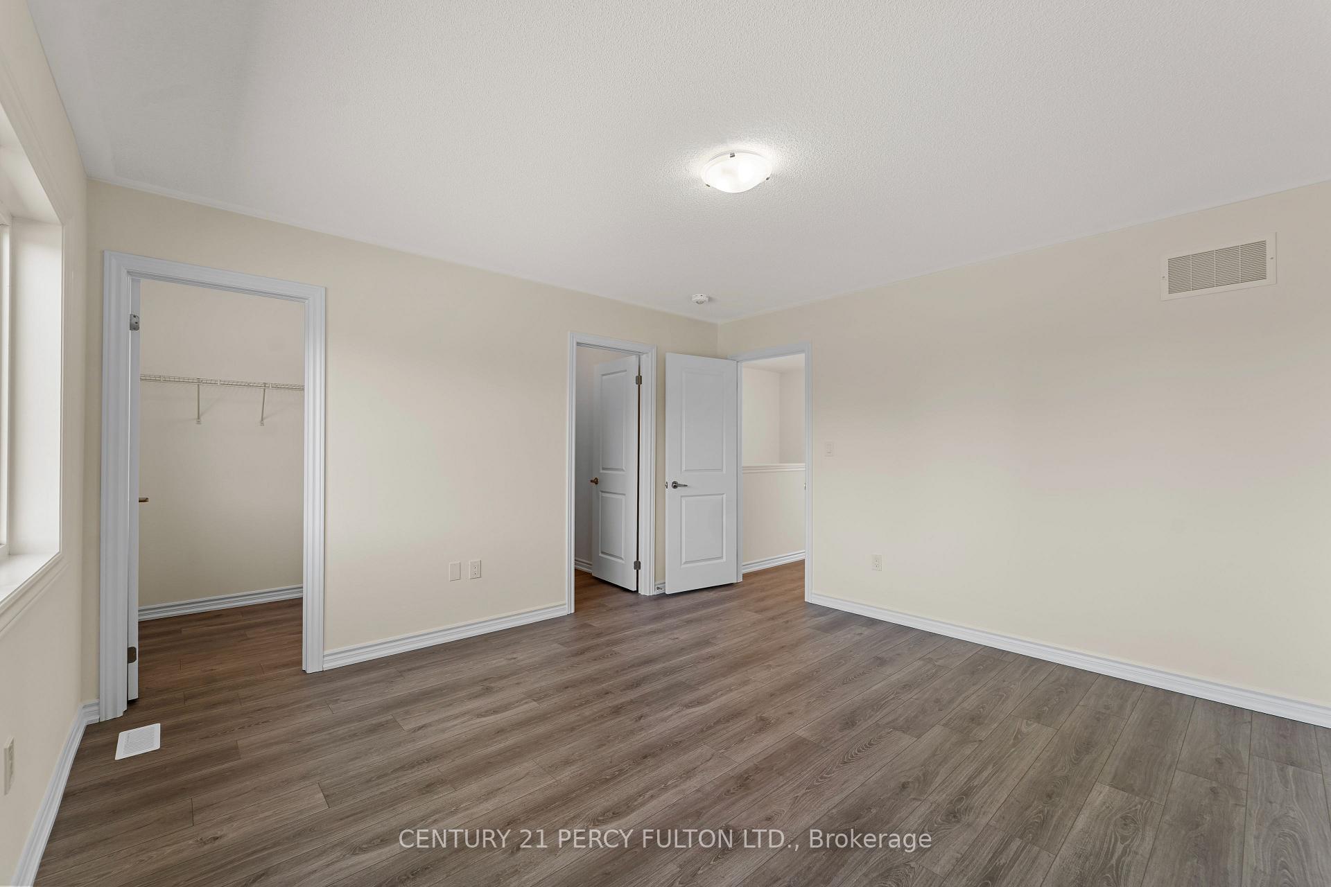 Photo 21 of 39 Watts Mews, Kawartha Lakes, Lindsay — HOMEH