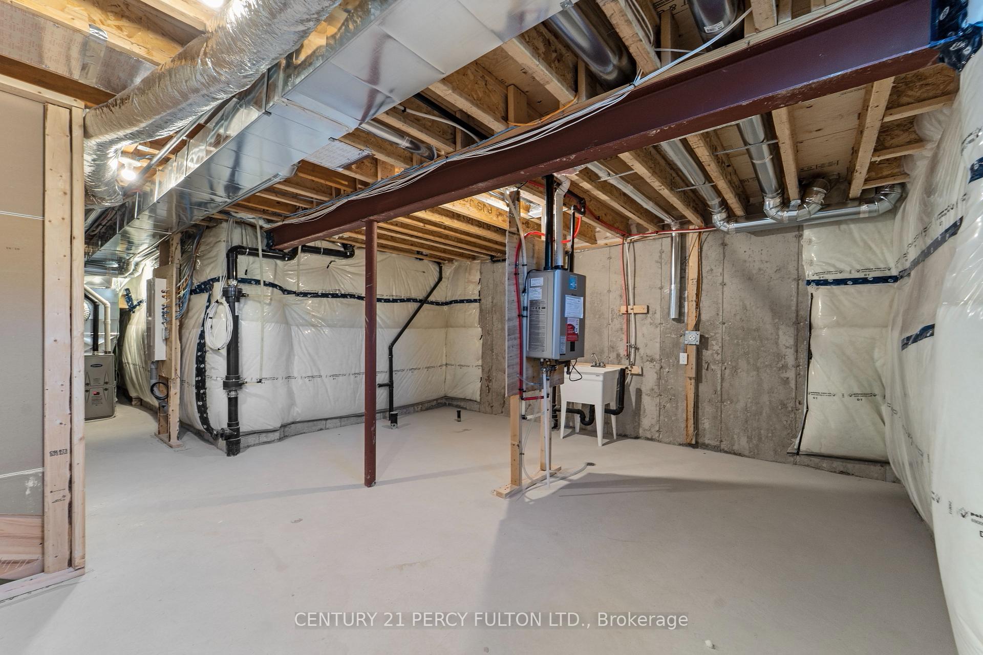 Photo 23 of 39 Watts Mews, Kawartha Lakes, Lindsay — HOMEH
