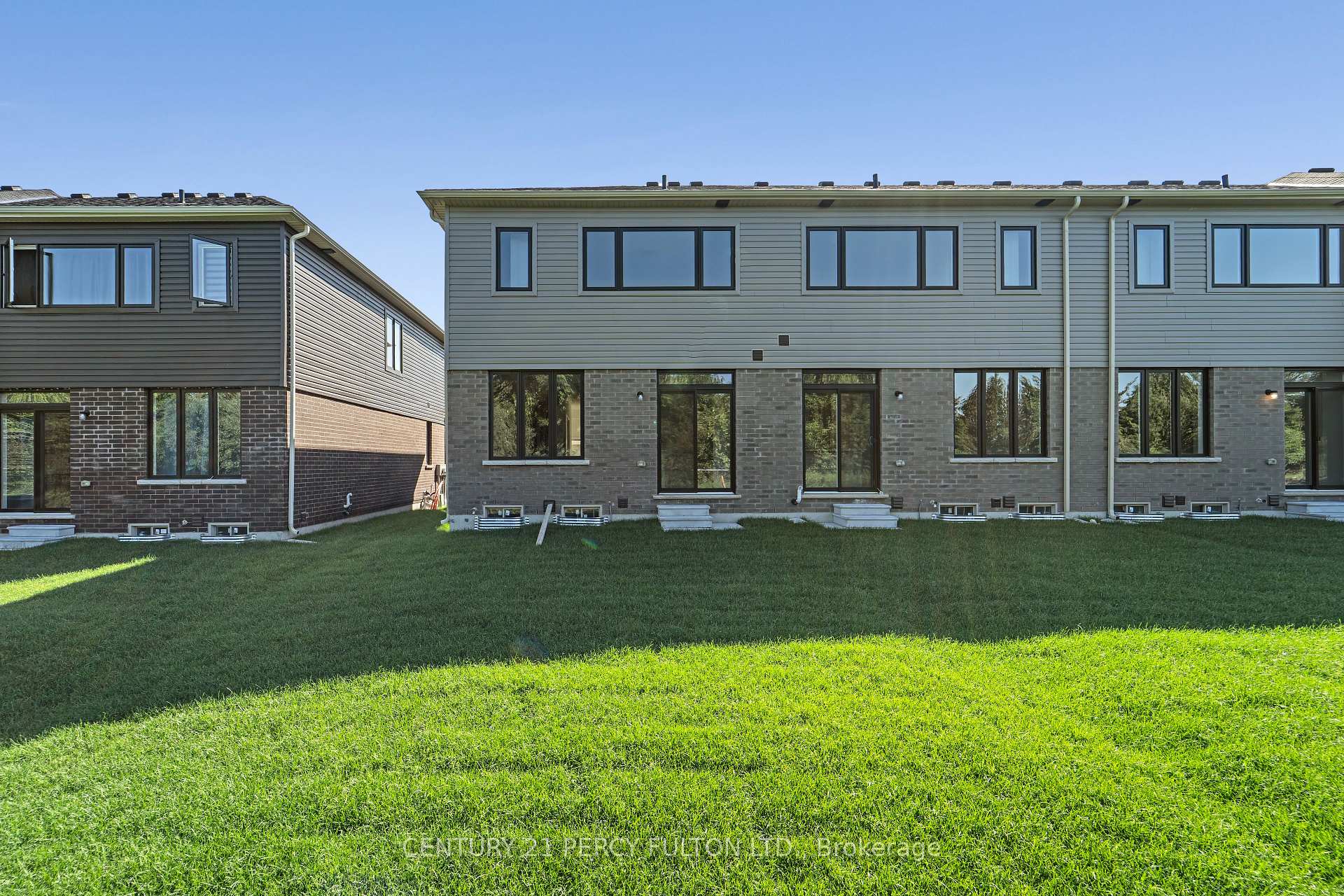 Photo 25 of 39 Watts Mews, Kawartha Lakes, Lindsay — HOMEH
