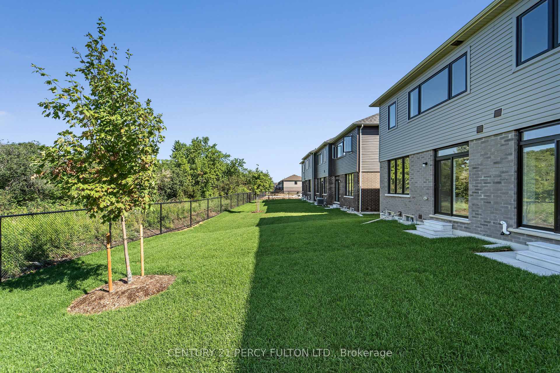 Photo 26 of 39 Watts Mews, Kawartha Lakes, Lindsay — HOMEH