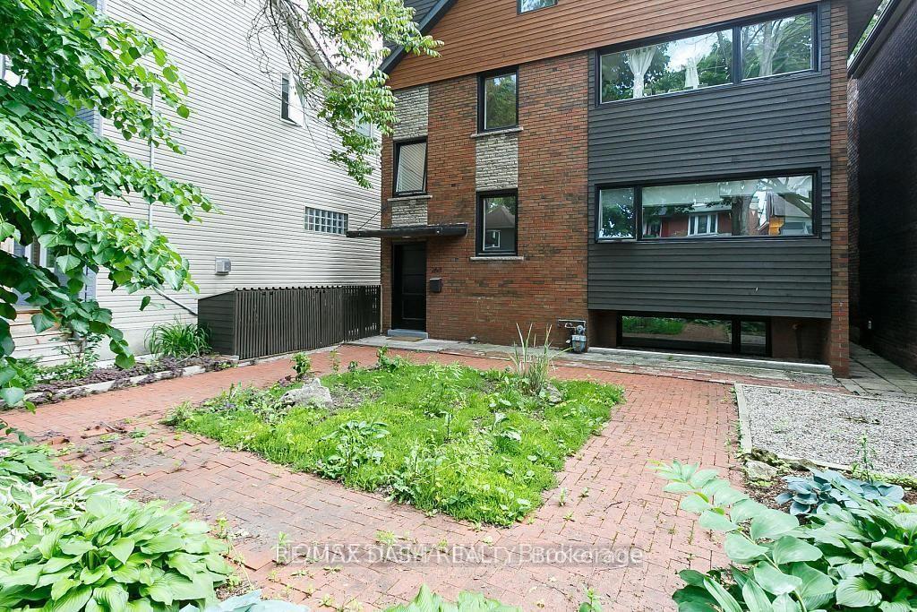 Photo 3 of Unit 4, 263 Boston Avenue, Toronto, South Riverdale — HOMEH