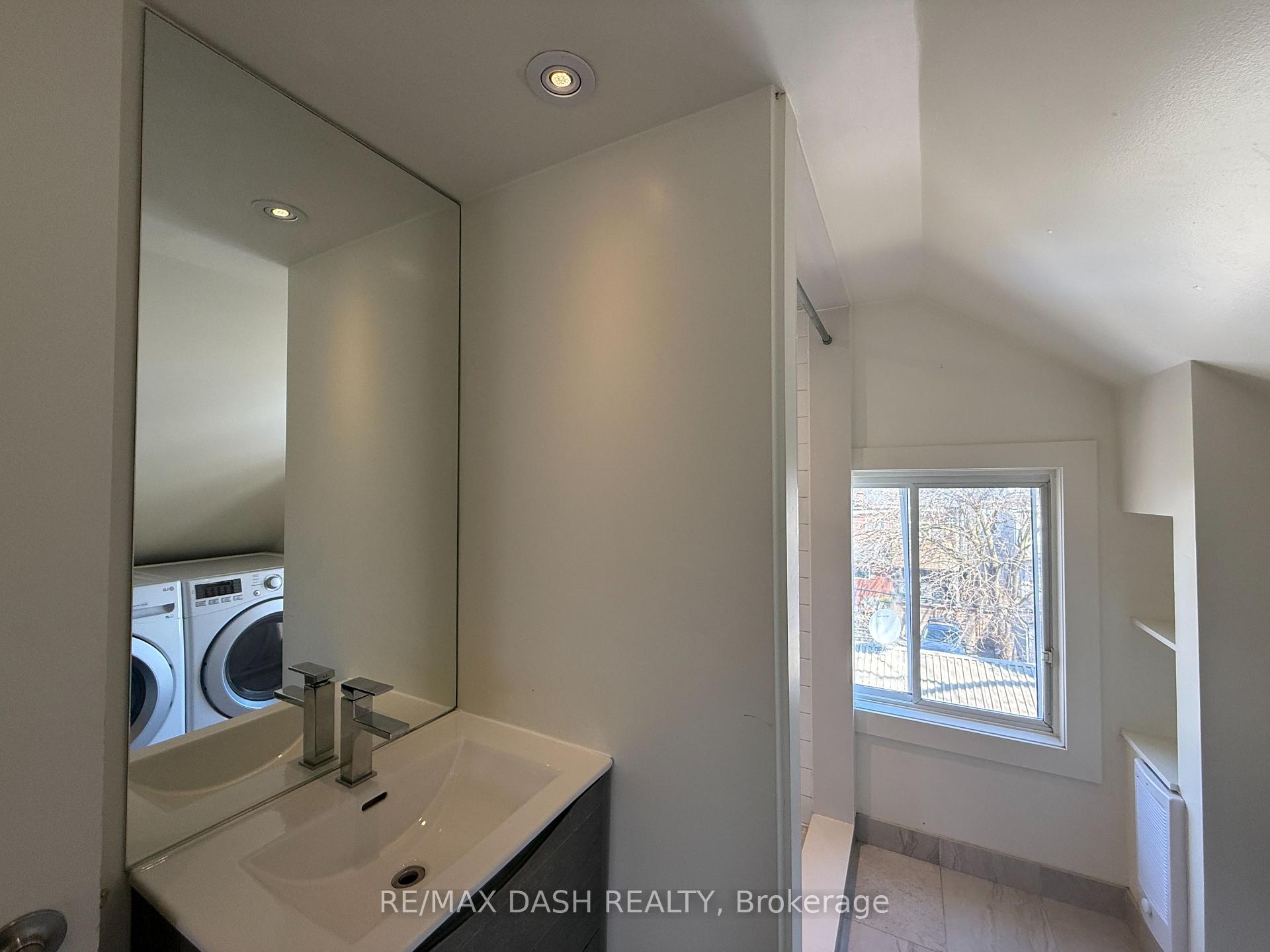 Photo 5 of Unit 4, 263 Boston Avenue, Toronto, South Riverdale — HOMEH