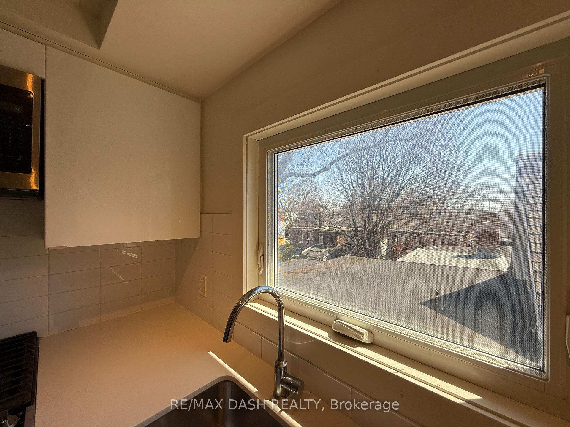 Photo 7 of Unit 4, 263 Boston Avenue, Toronto, South Riverdale — HOMEH