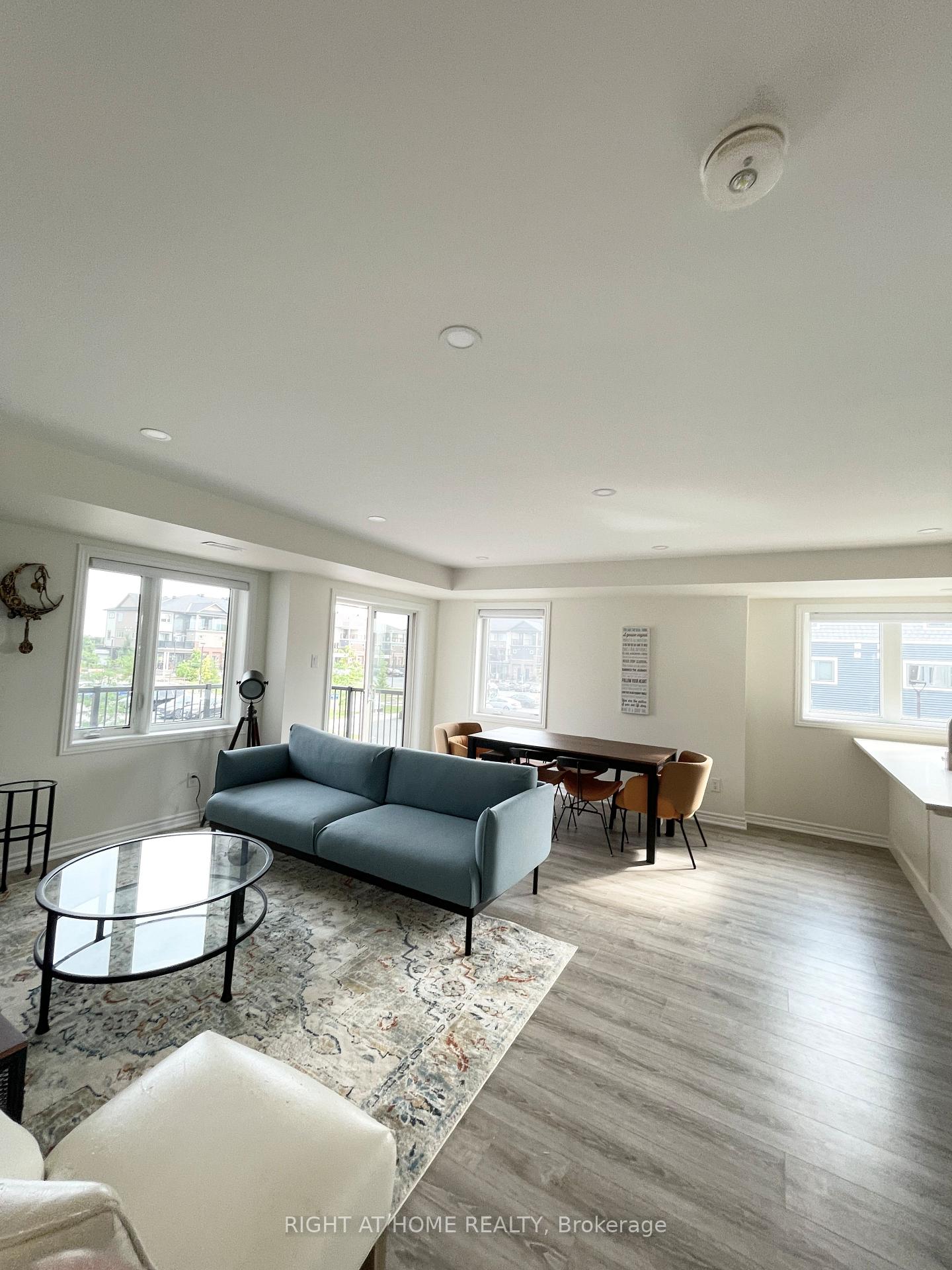 Photo 5 of 903 Nautilus Private, Ottawa, Kanata - Emerald Meadows/Trailwest — HOMEH
