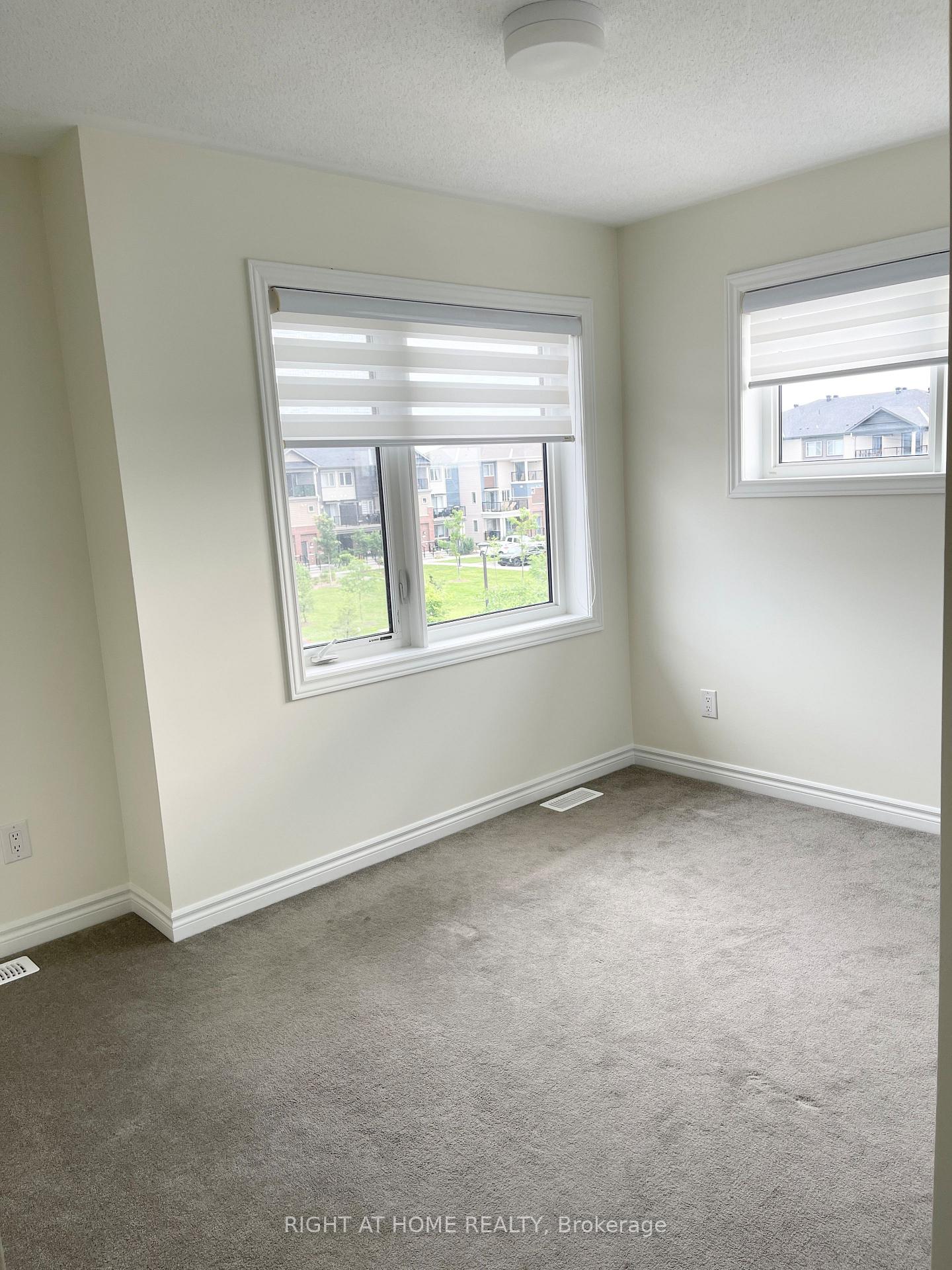 Photo 10 of 903 Nautilus Private, Ottawa, Kanata - Emerald Meadows/Trailwest — HOMEH