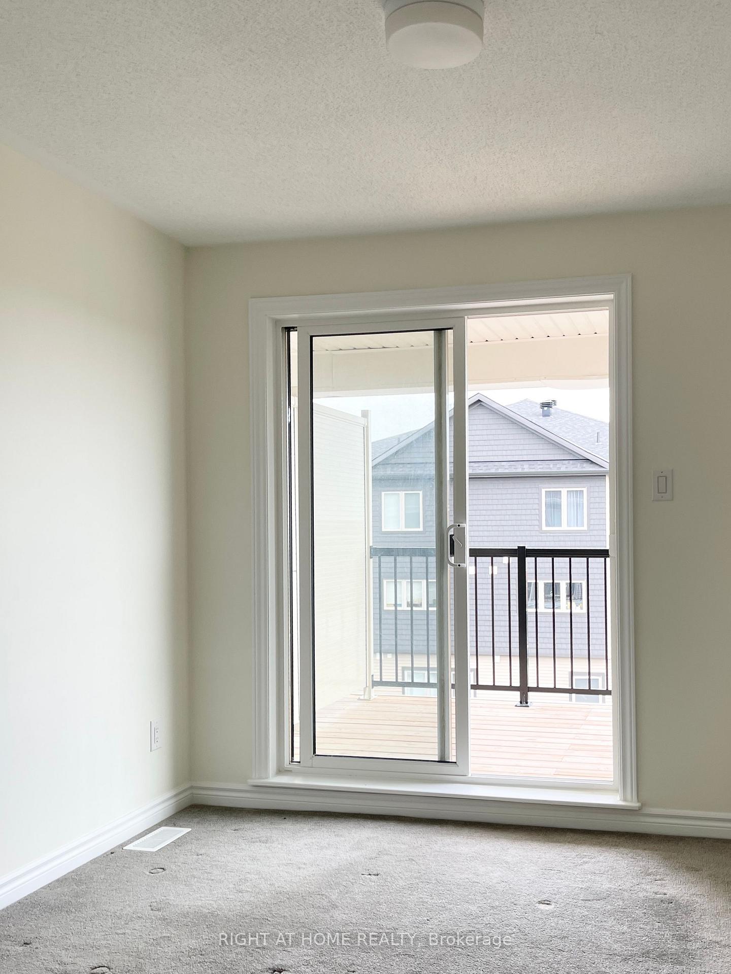 Photo 12 of 903 Nautilus Private, Ottawa, Kanata - Emerald Meadows/Trailwest — HOMEH