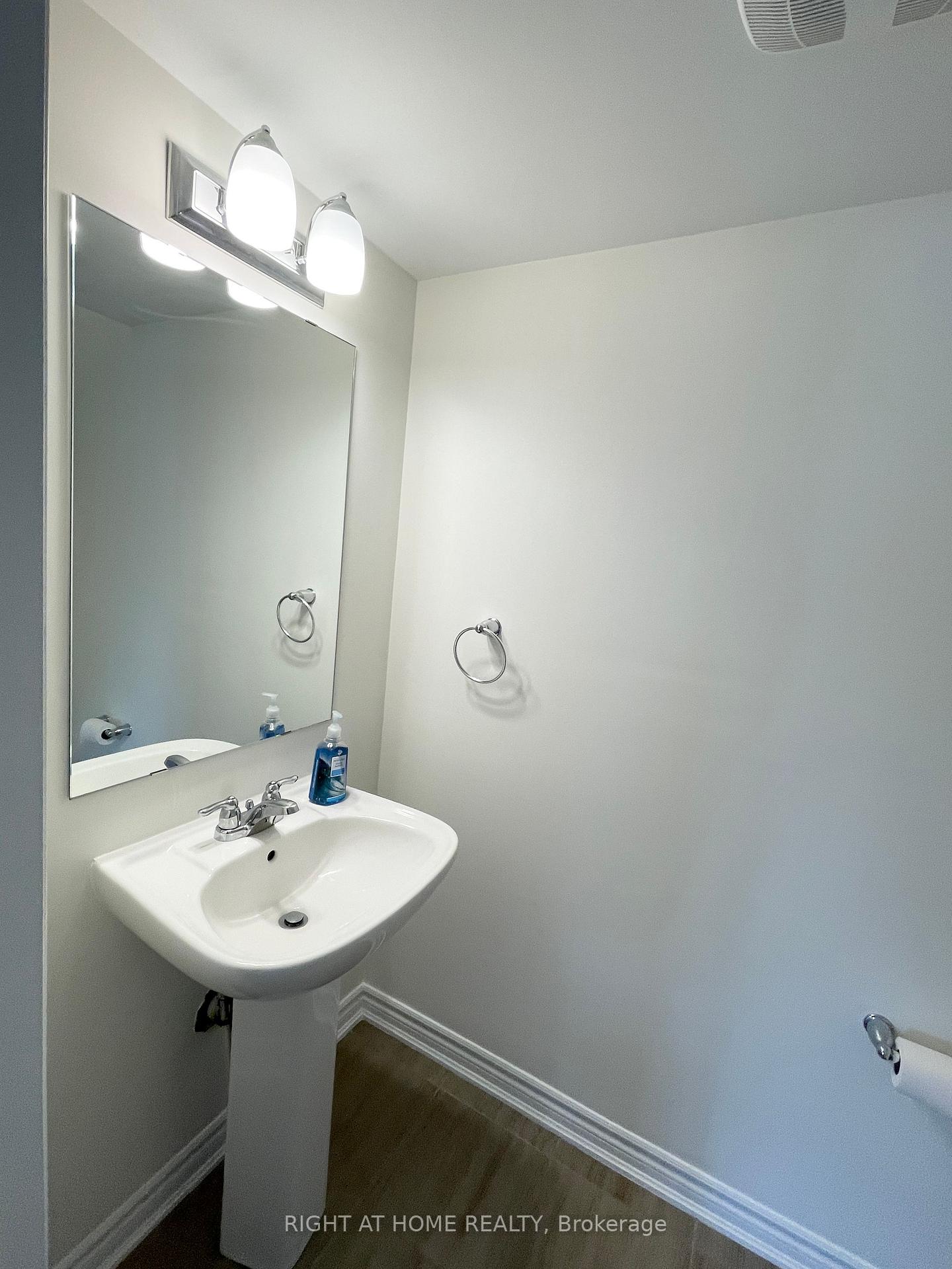 Photo 16 of 903 Nautilus Private, Ottawa, Kanata - Emerald Meadows/Trailwest — HOMEH