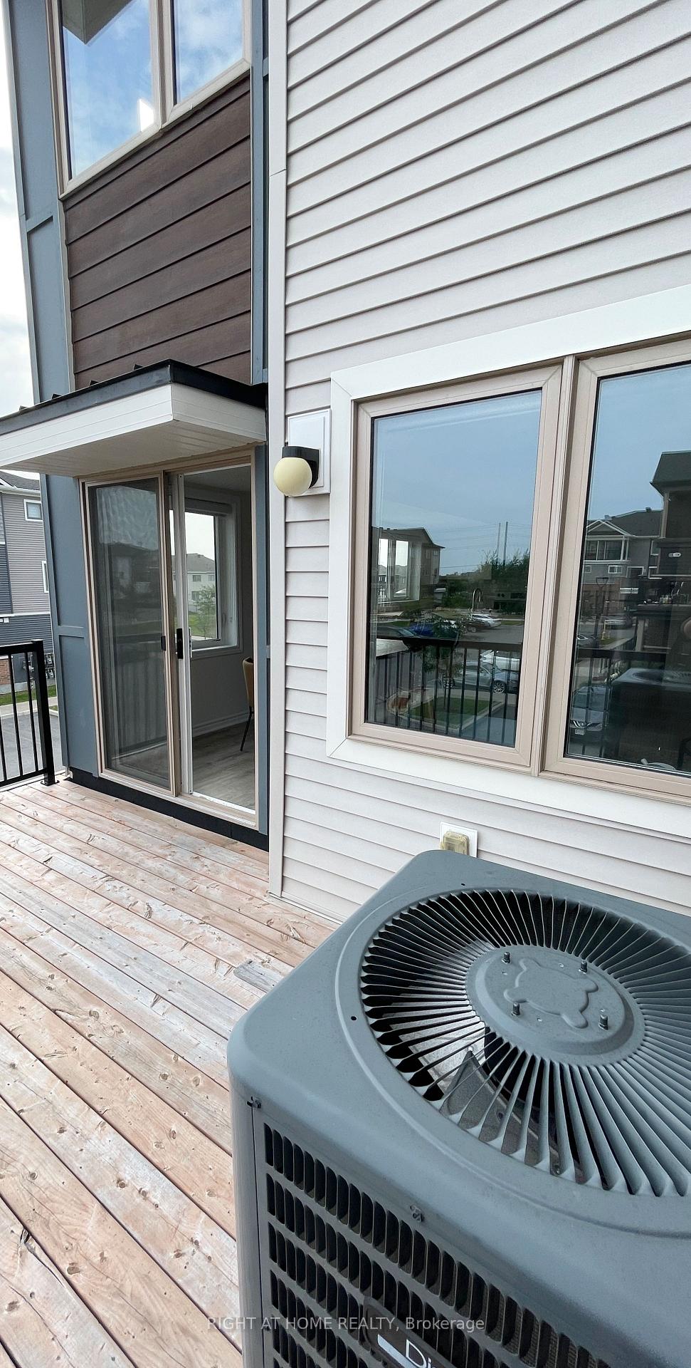 Photo 19 of 903 Nautilus Private, Ottawa, Kanata - Emerald Meadows/Trailwest — HOMEH