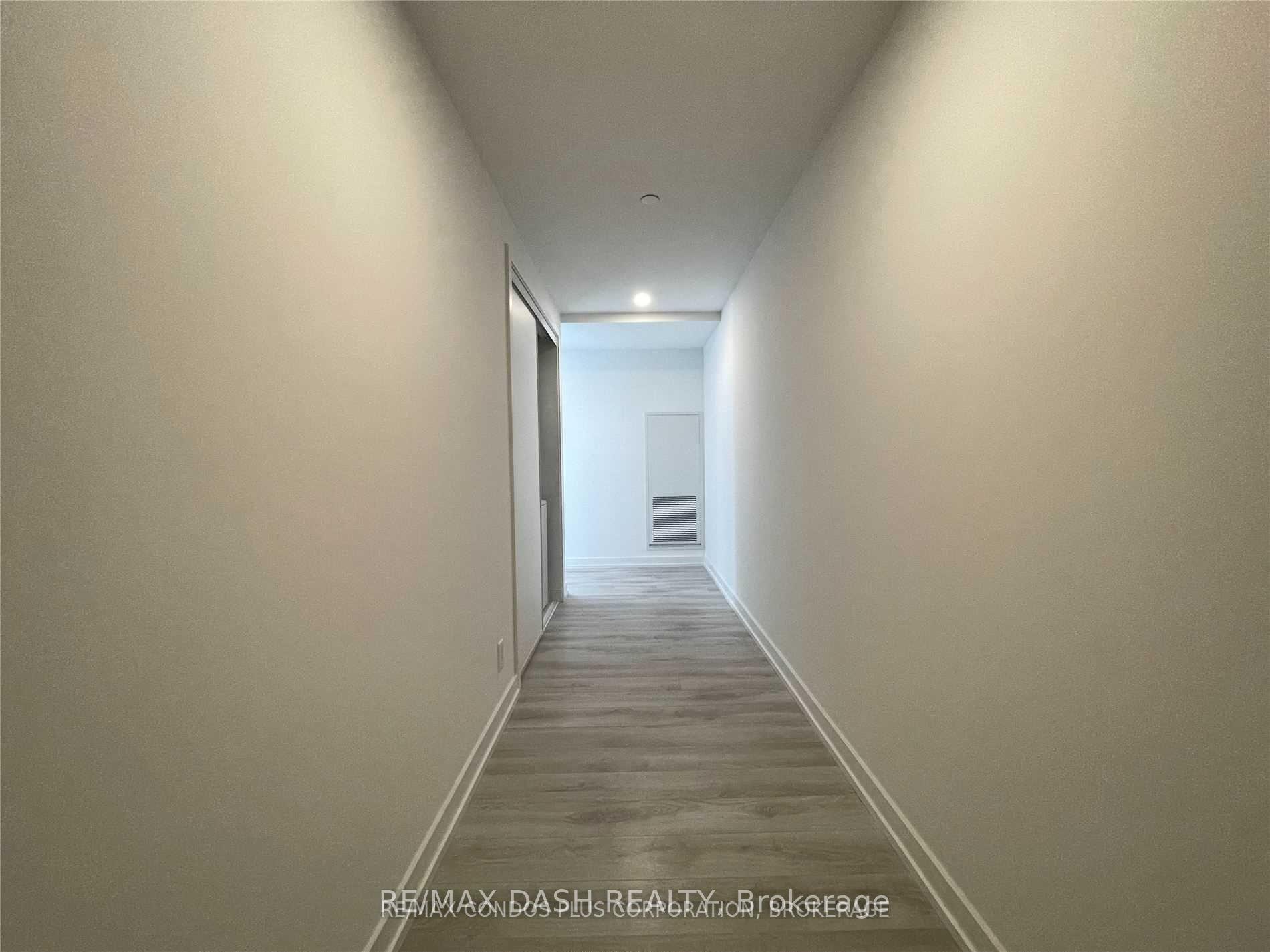 Photo 6 of Unit 506, 33 Helendale Avenue, Toronto, Yonge-Eglinton — HOMEH