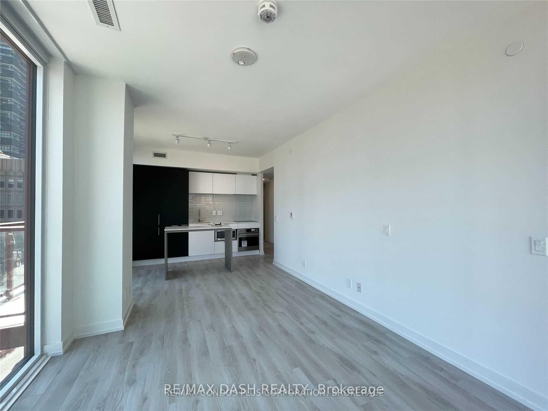 Photo 10 of Unit 506, 33 Helendale Avenue, Toronto, Yonge-Eglinton — HOMEH