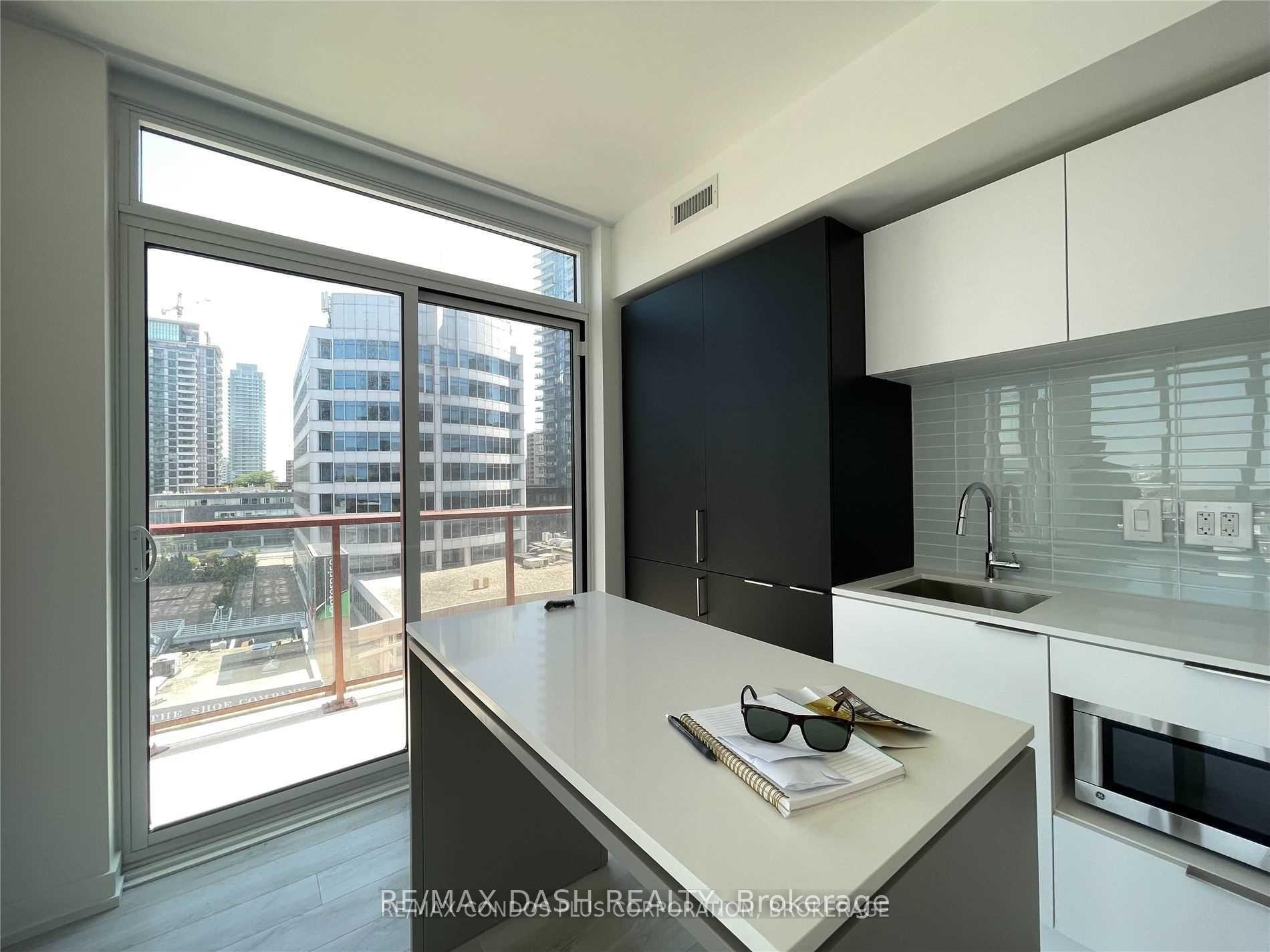 Photo 11 of Unit 506, 33 Helendale Avenue, Toronto, Yonge-Eglinton — HOMEH