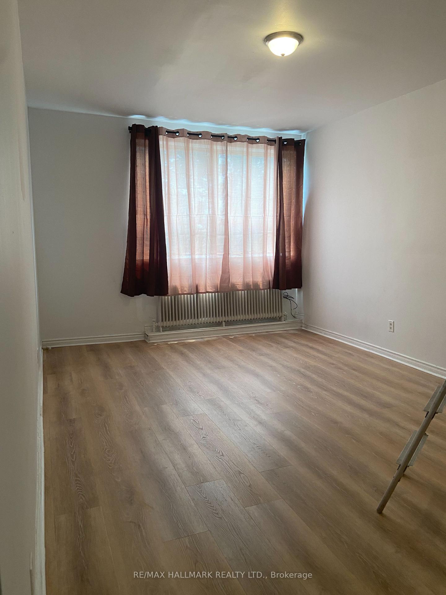 Photo 4 of Unit 3, 2881 Lawrence Avenue E, Scarborough, Bendale — HOMEH