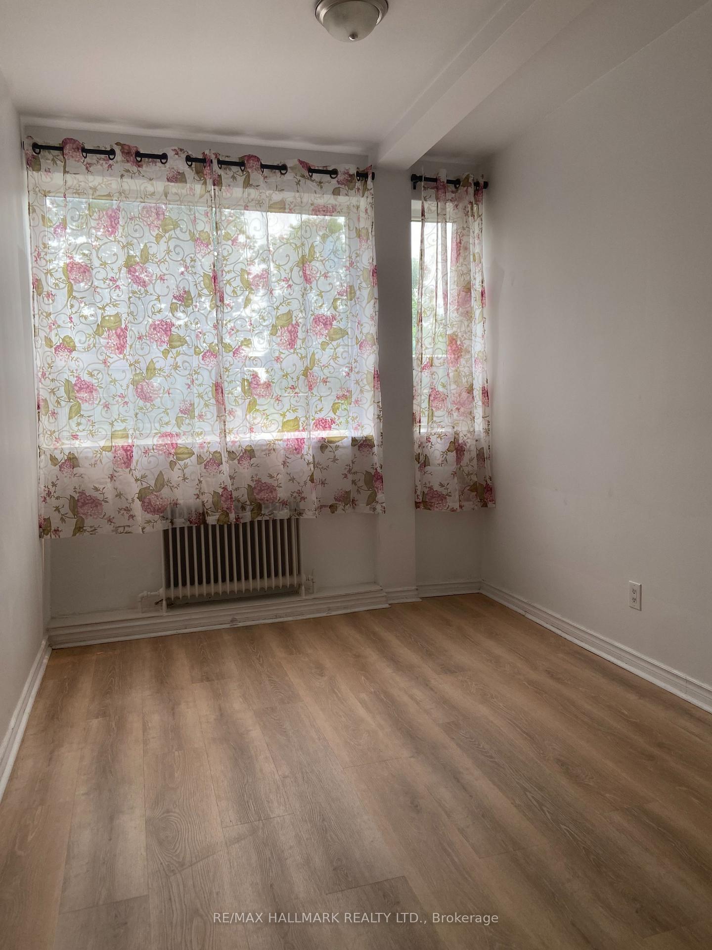 Photo 5 of Unit 3, 2881 Lawrence Avenue E, Scarborough, Bendale — HOMEH