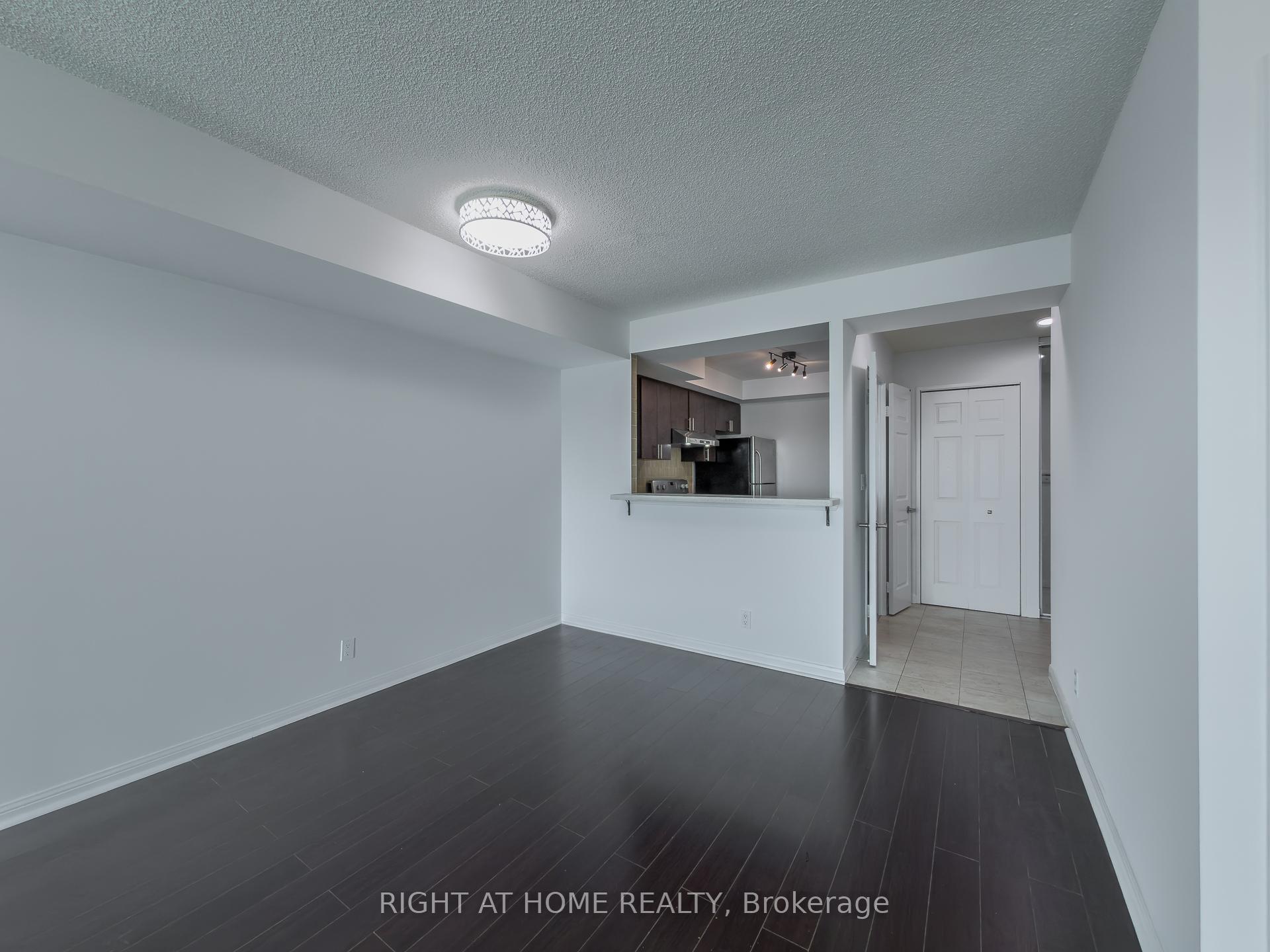 Photo 11 of Unit 1008, 8 Lee Centre Drive, Scarborough, Woburn — HOMEH