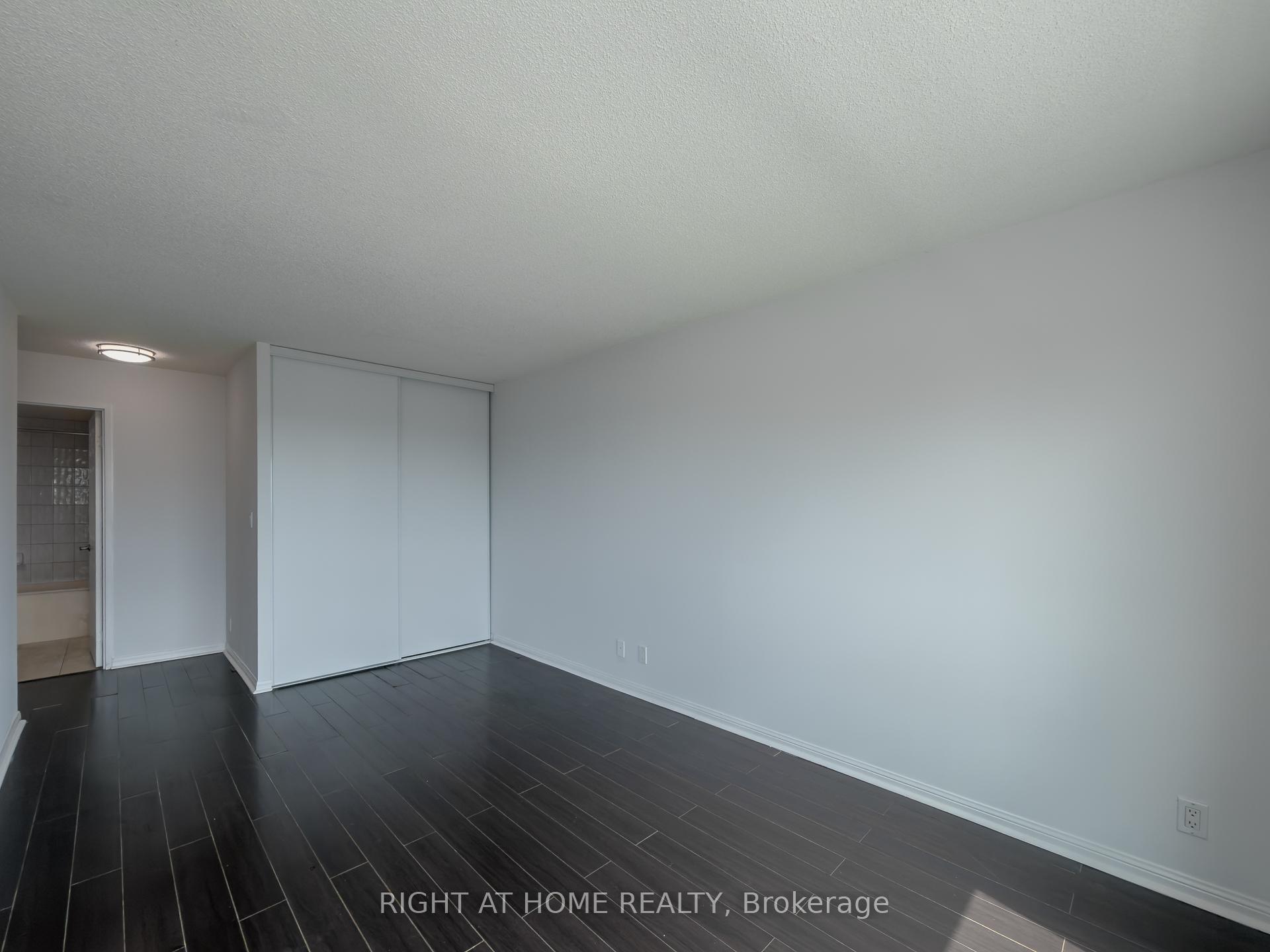 Photo 15 of Unit 1008, 8 Lee Centre Drive, Scarborough, Woburn — HOMEH