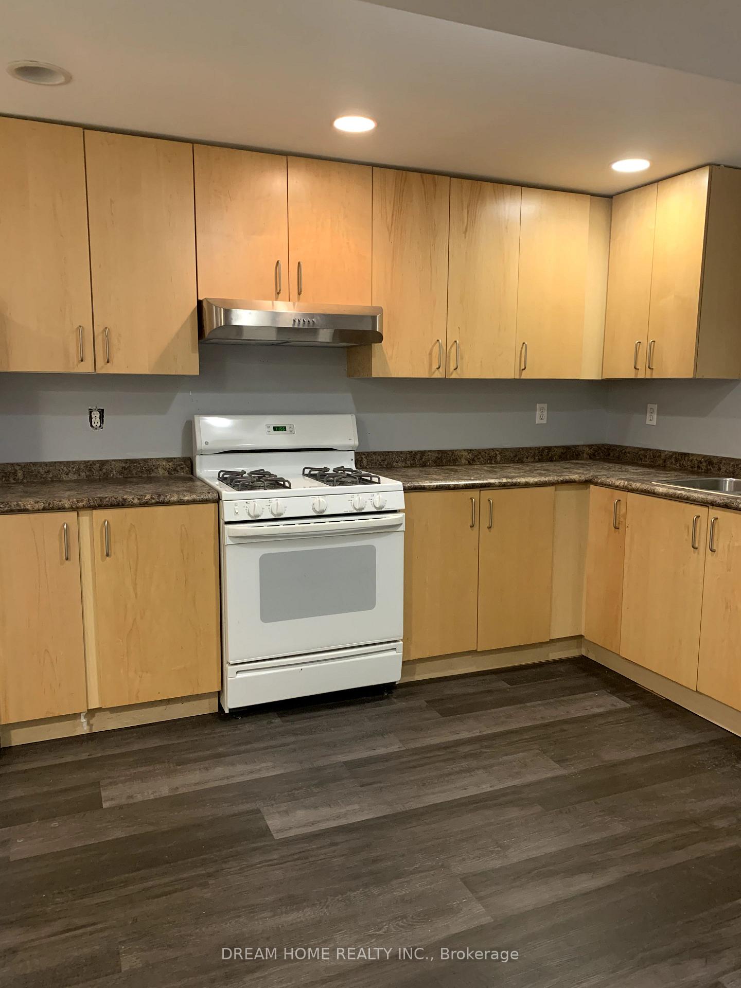 Photo 5 of Unit basement room1, 17 River Forest Street, Markham, Rouge Fairways — HOMEH