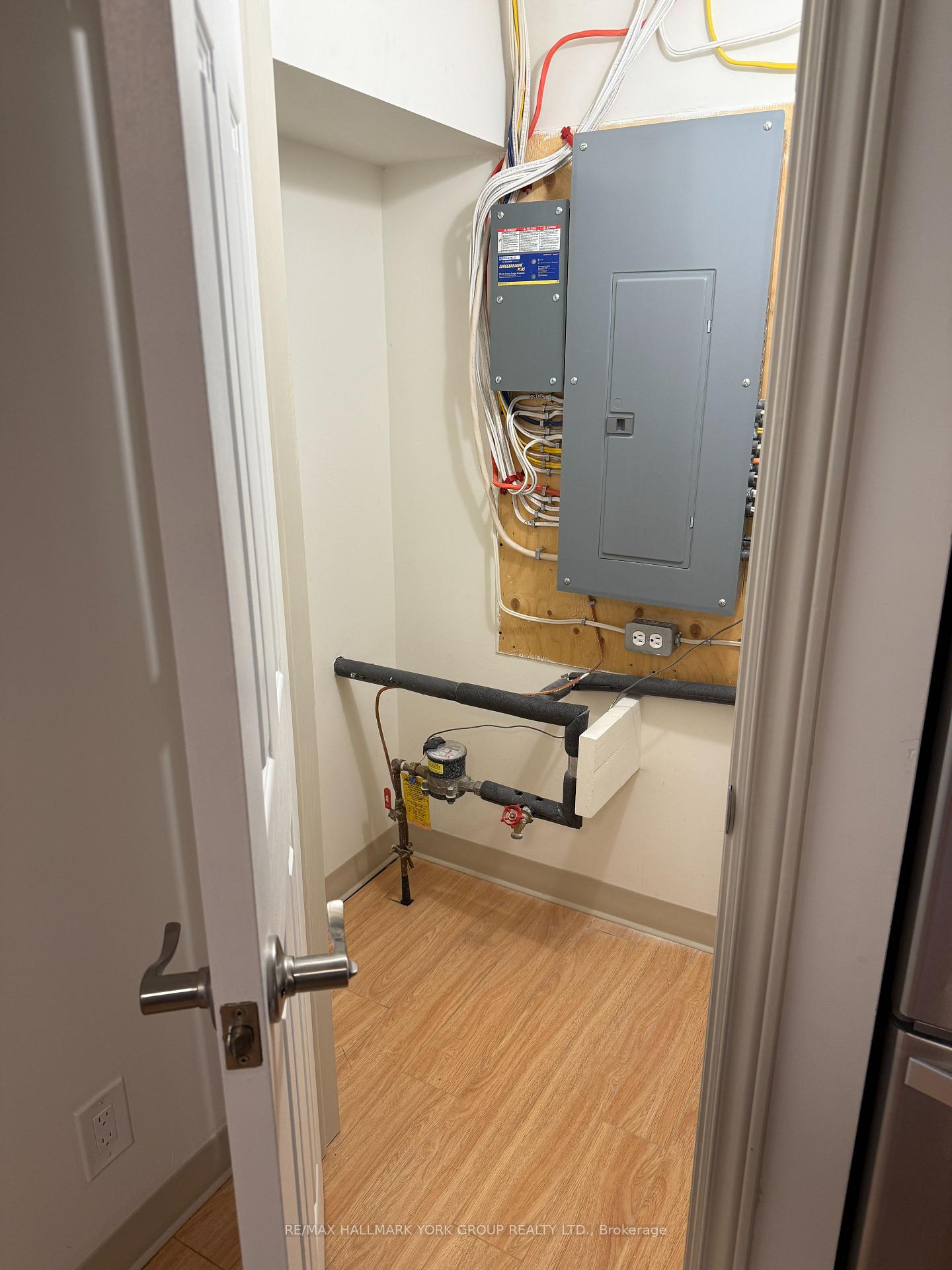 Photo 16 of Unit lower, 2 Coates Avenue, Toronto, Oakwood Village — HOMEH