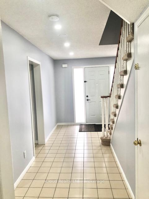 Photo 2 of 112 Dumfries Avenue, Brampton, Heart Lake West — HOMEH
