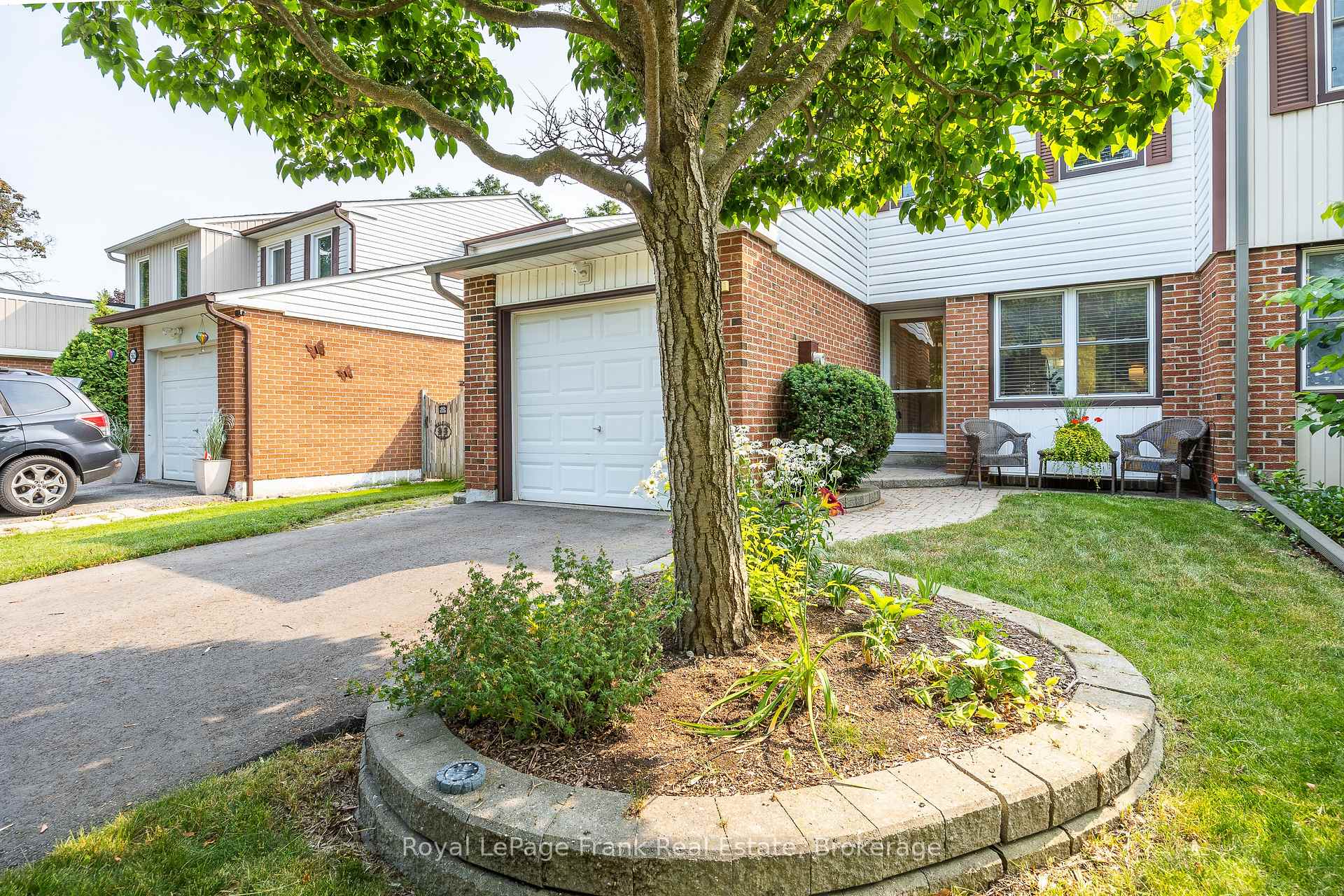 Photo 2 of 560 Reynolds Street, Whitby, Downtown Whitby — HOMEH