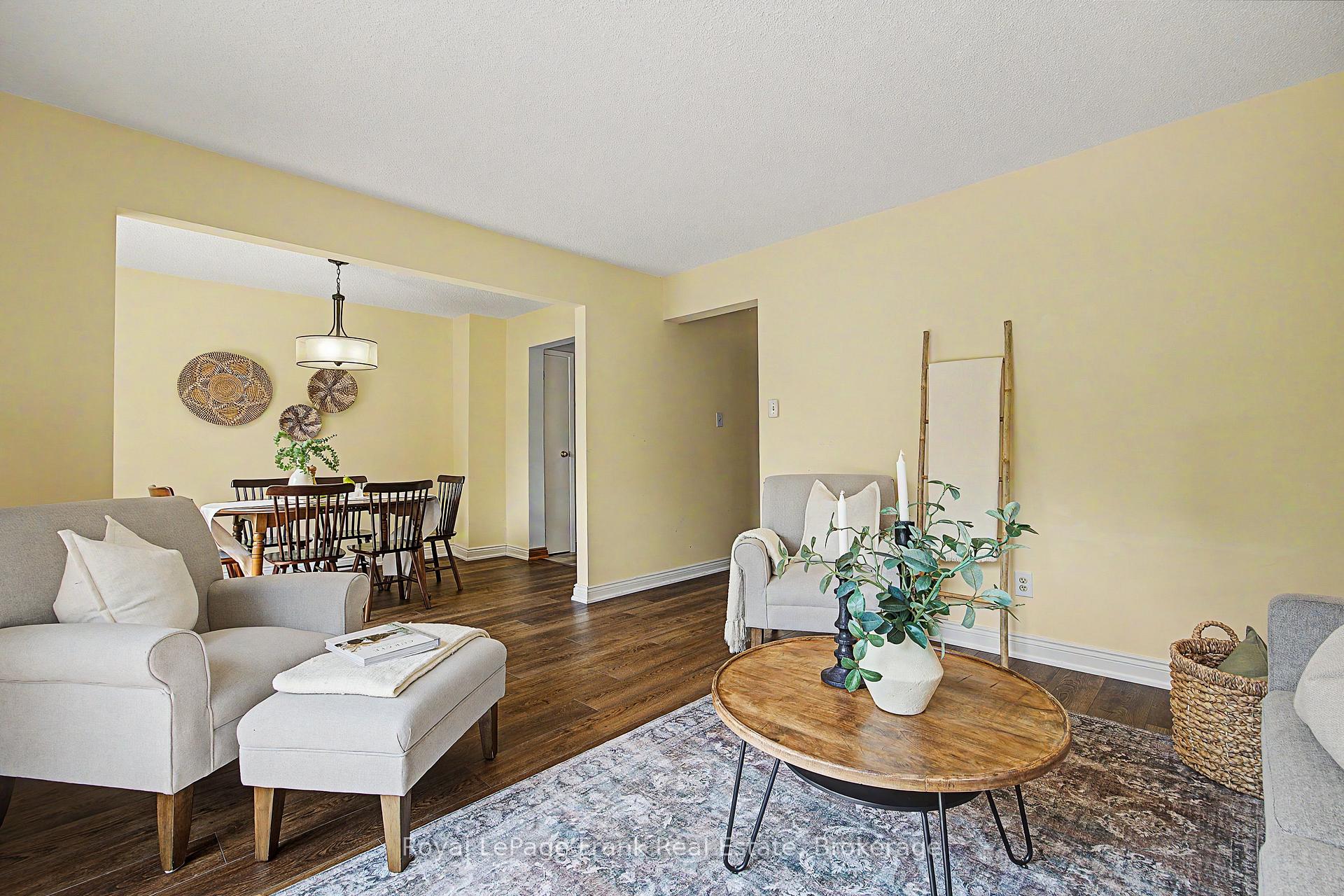 Photo 14 of 560 Reynolds Street, Whitby, Downtown Whitby — HOMEH