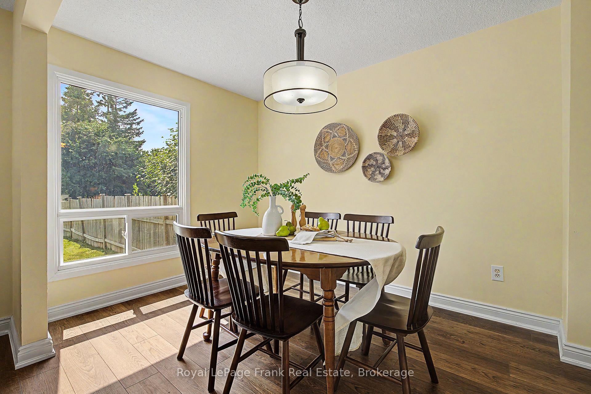 Photo 15 of 560 Reynolds Street, Whitby, Downtown Whitby — HOMEH