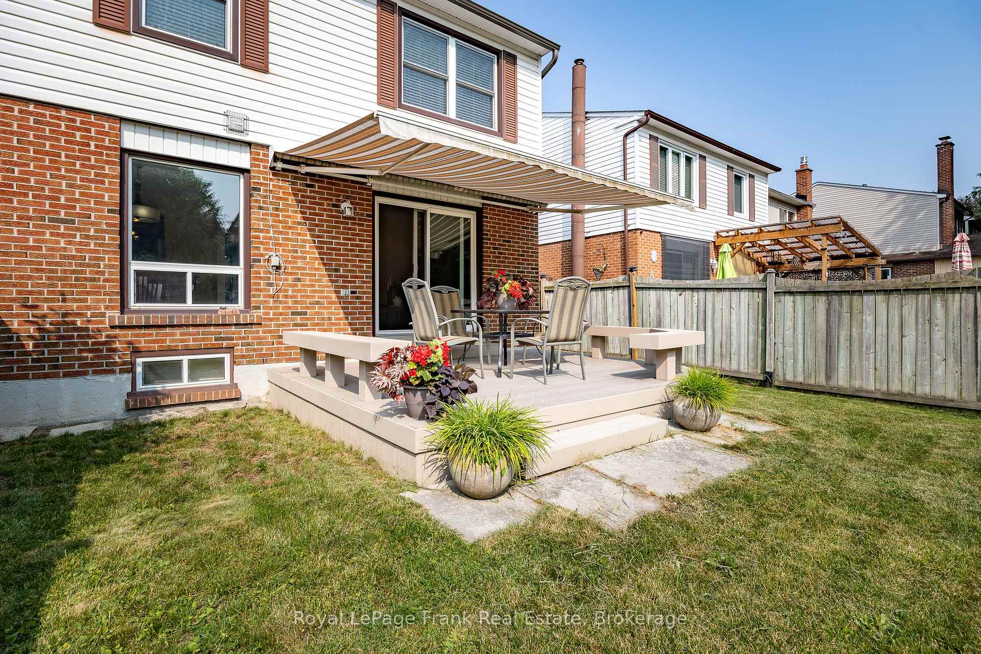 Photo 33 of 560 Reynolds Street, Whitby, Downtown Whitby — HOMEH