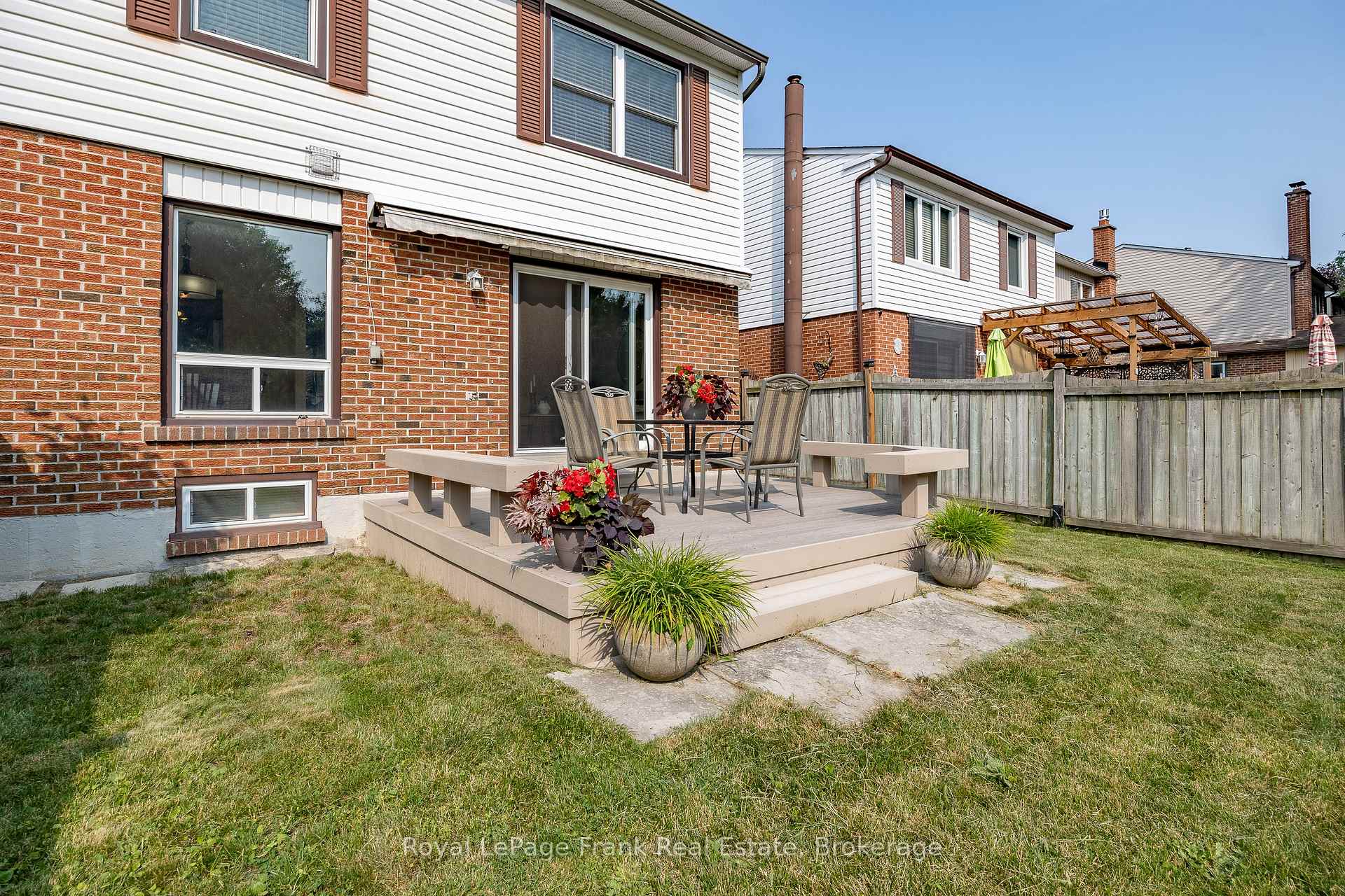 Photo 34 of 560 Reynolds Street, Whitby, Downtown Whitby — HOMEH