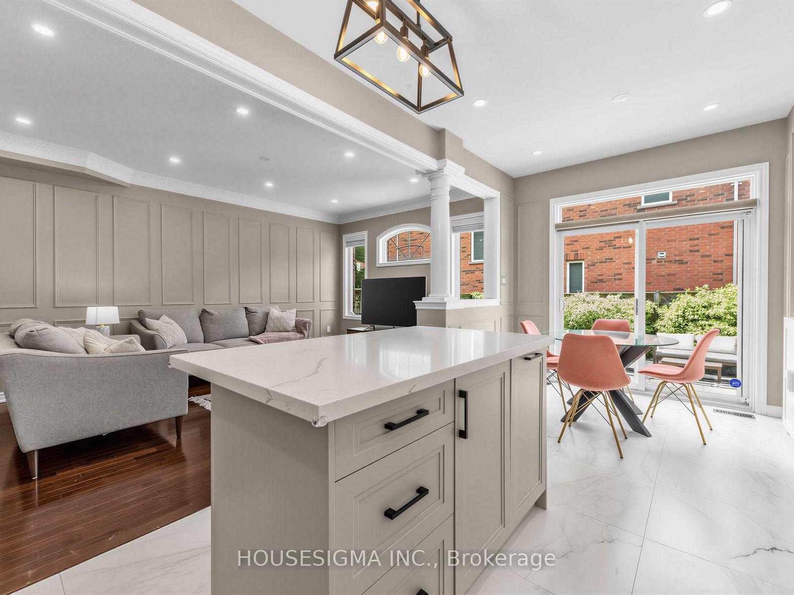 Photo 10 of 57 Chao Crescent, Richmond Hill, Oak Ridges — HOMEH