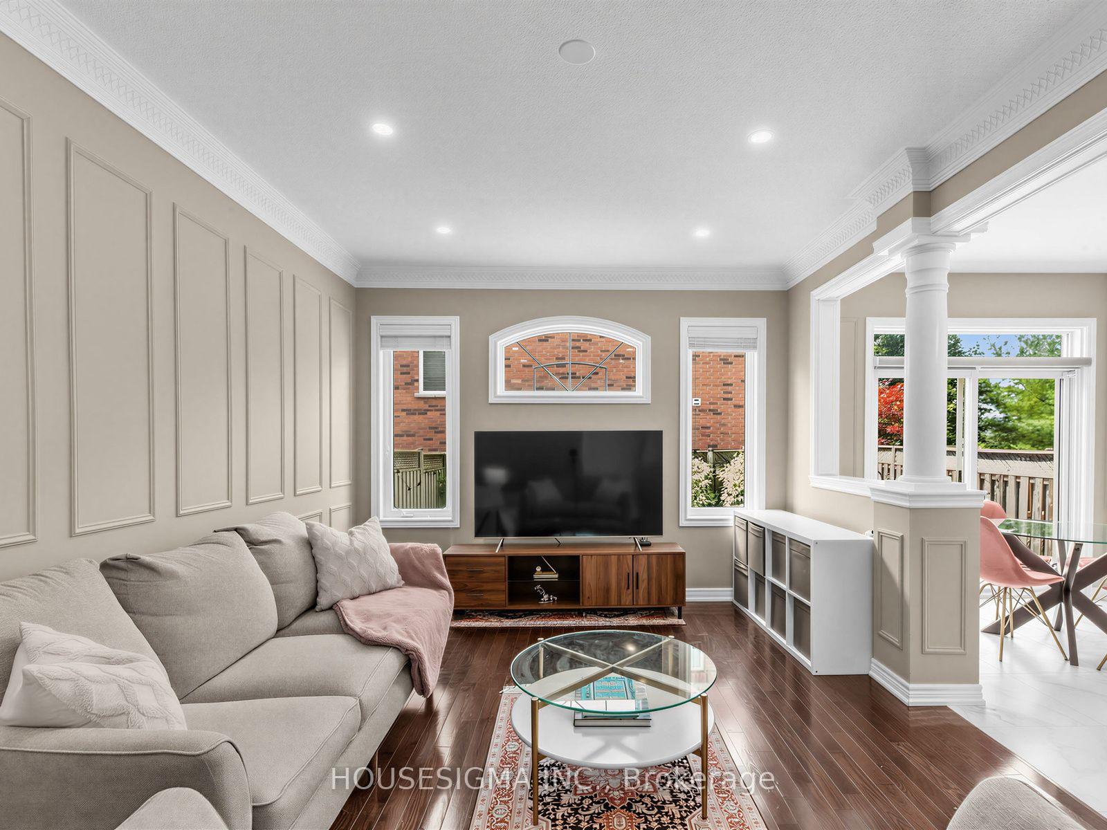 Photo 12 of 57 Chao Crescent, Richmond Hill, Oak Ridges — HOMEH