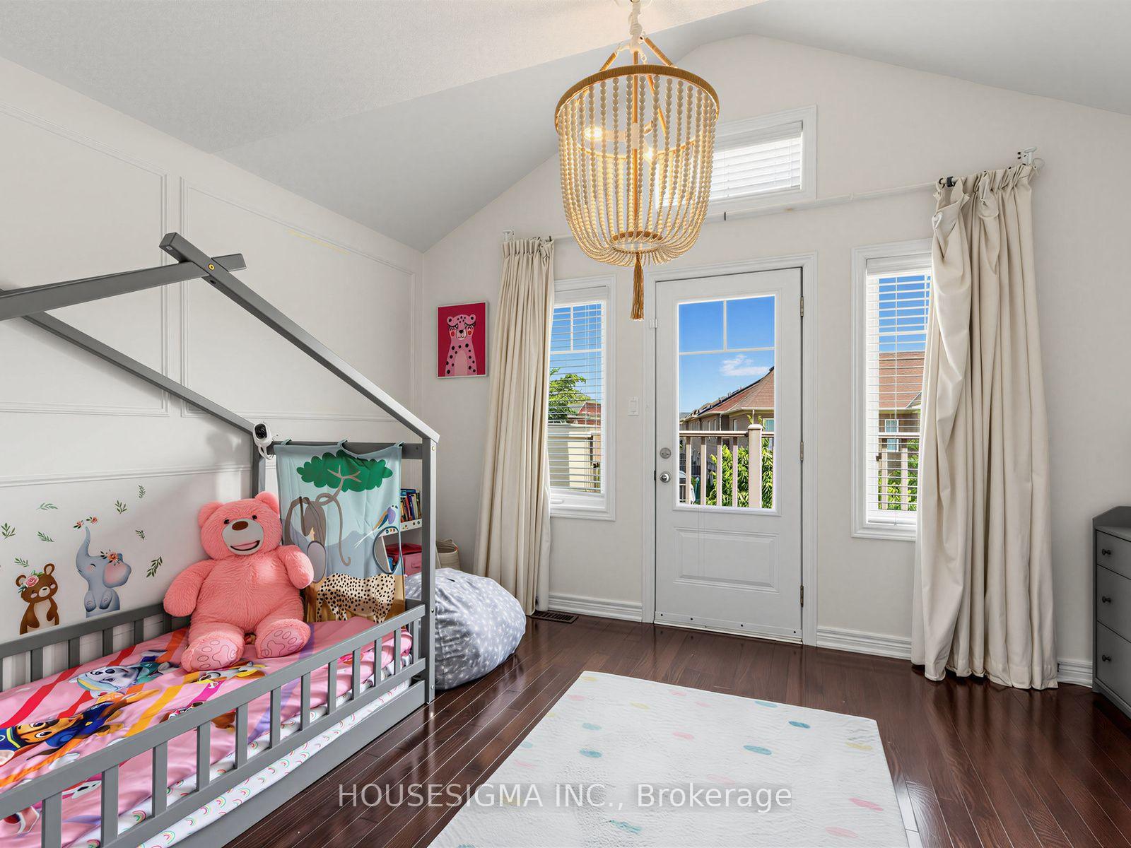 Photo 22 of 57 Chao Crescent, Richmond Hill, Oak Ridges — HOMEH
