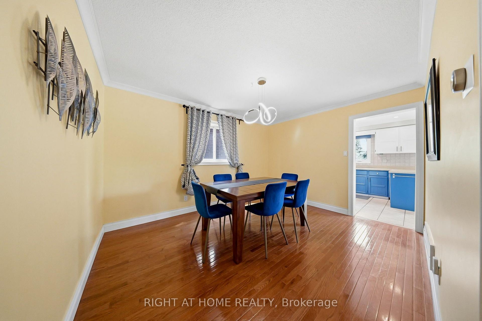 Photo 15 of 29 Sunforest Drive, Brampton, Heart Lake West — HOMEH