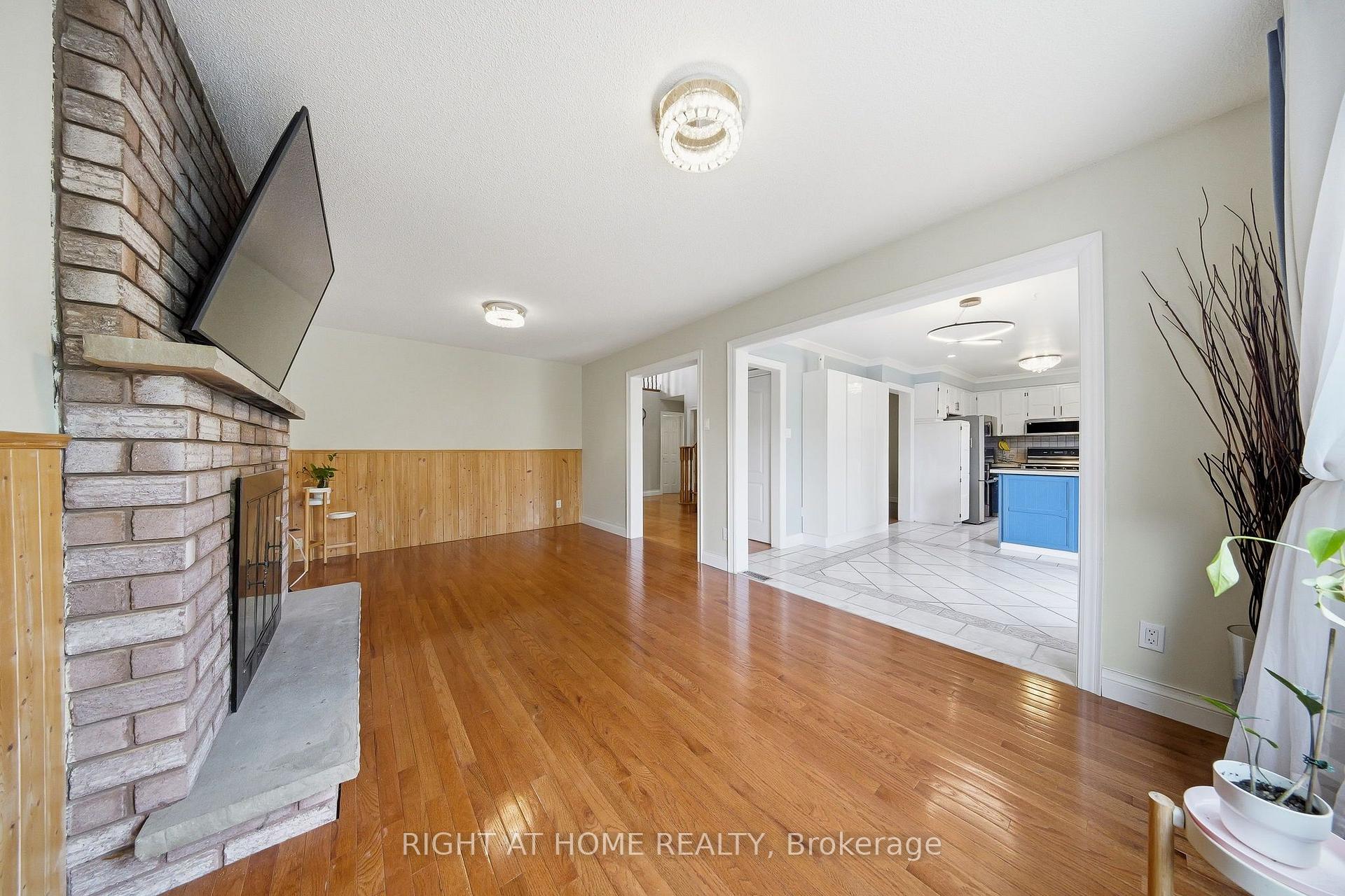 Photo 19 of 29 Sunforest Drive, Brampton, Heart Lake West — HOMEH