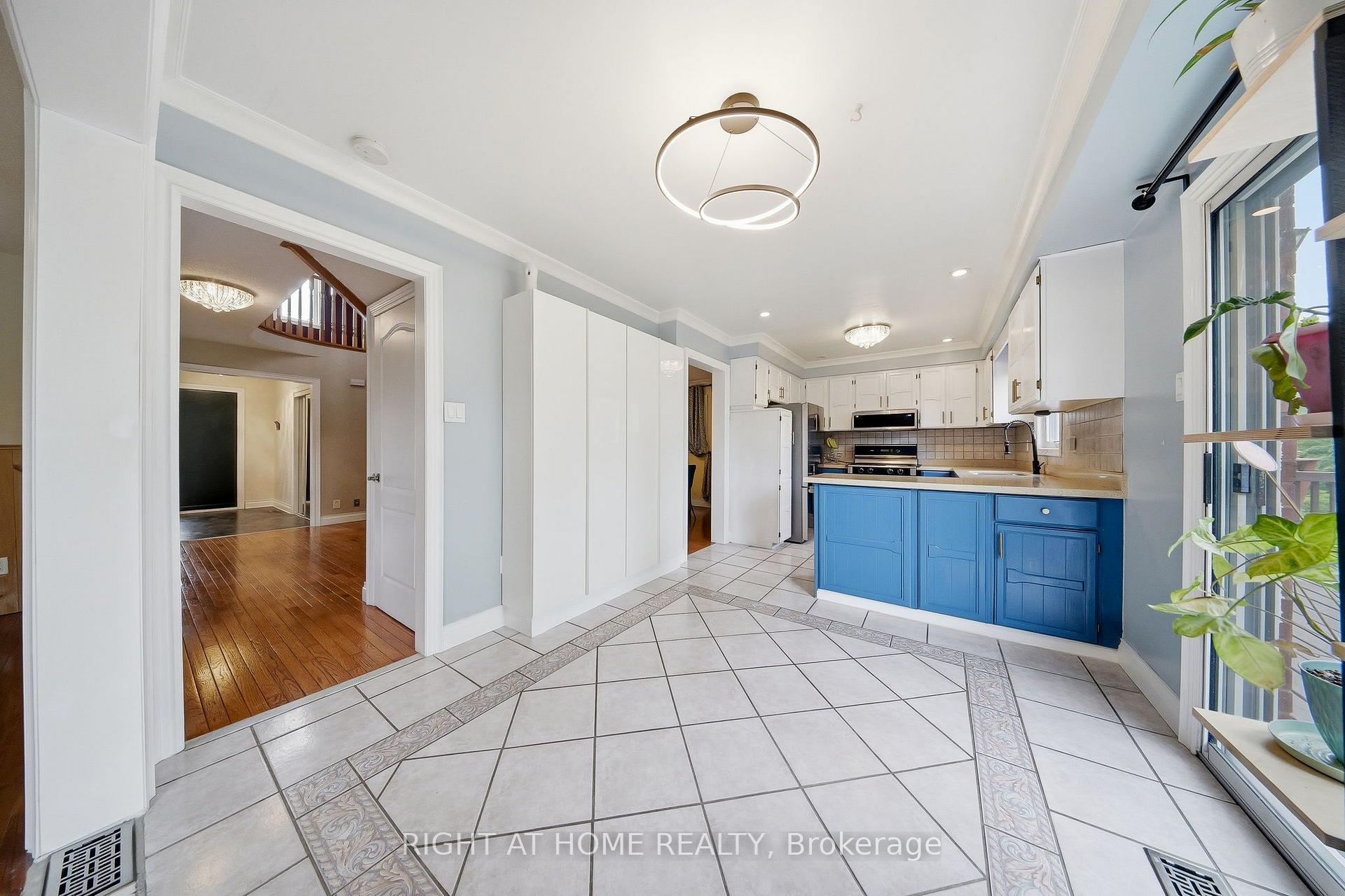 Photo 20 of 29 Sunforest Drive, Brampton, Heart Lake West — HOMEH