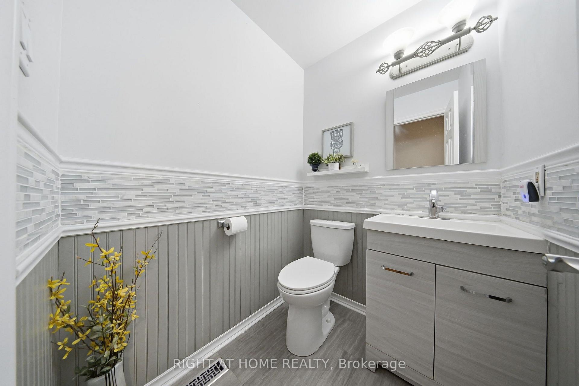 Photo 26 of 29 Sunforest Drive, Brampton, Heart Lake West — HOMEH