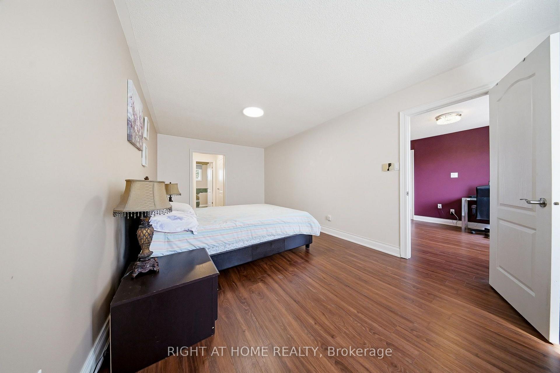 Photo 32 of 29 Sunforest Drive, Brampton, Heart Lake West — HOMEH