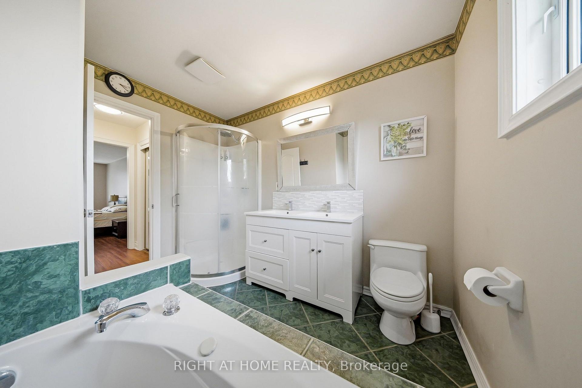 Photo 34 of 29 Sunforest Drive, Brampton, Heart Lake West — HOMEH