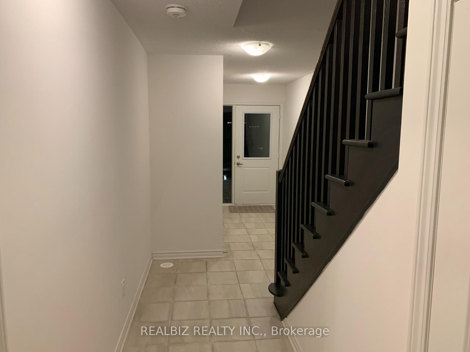 Photo 3 of Unit 19 Upper, 50 Edinburgh Drive, Brampton, Bram West — HOMEH