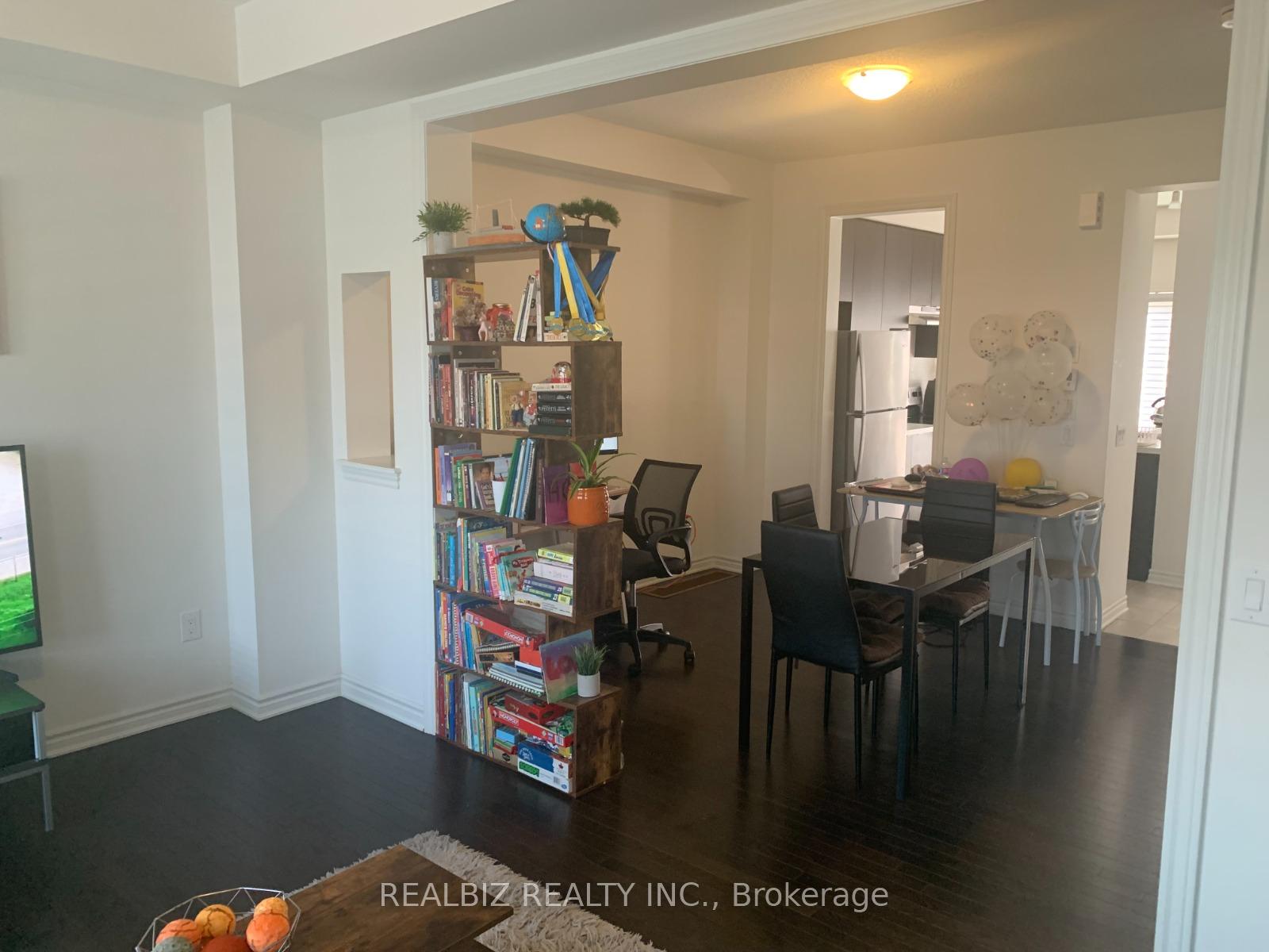 Photo 4 of Unit 19 Upper, 50 Edinburgh Drive, Brampton, Bram West — HOMEH