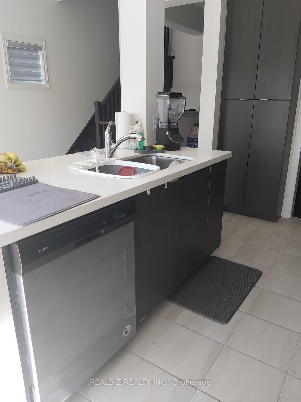 Photo 6 of Unit 19 Upper, 50 Edinburgh Drive, Brampton, Bram West — HOMEH