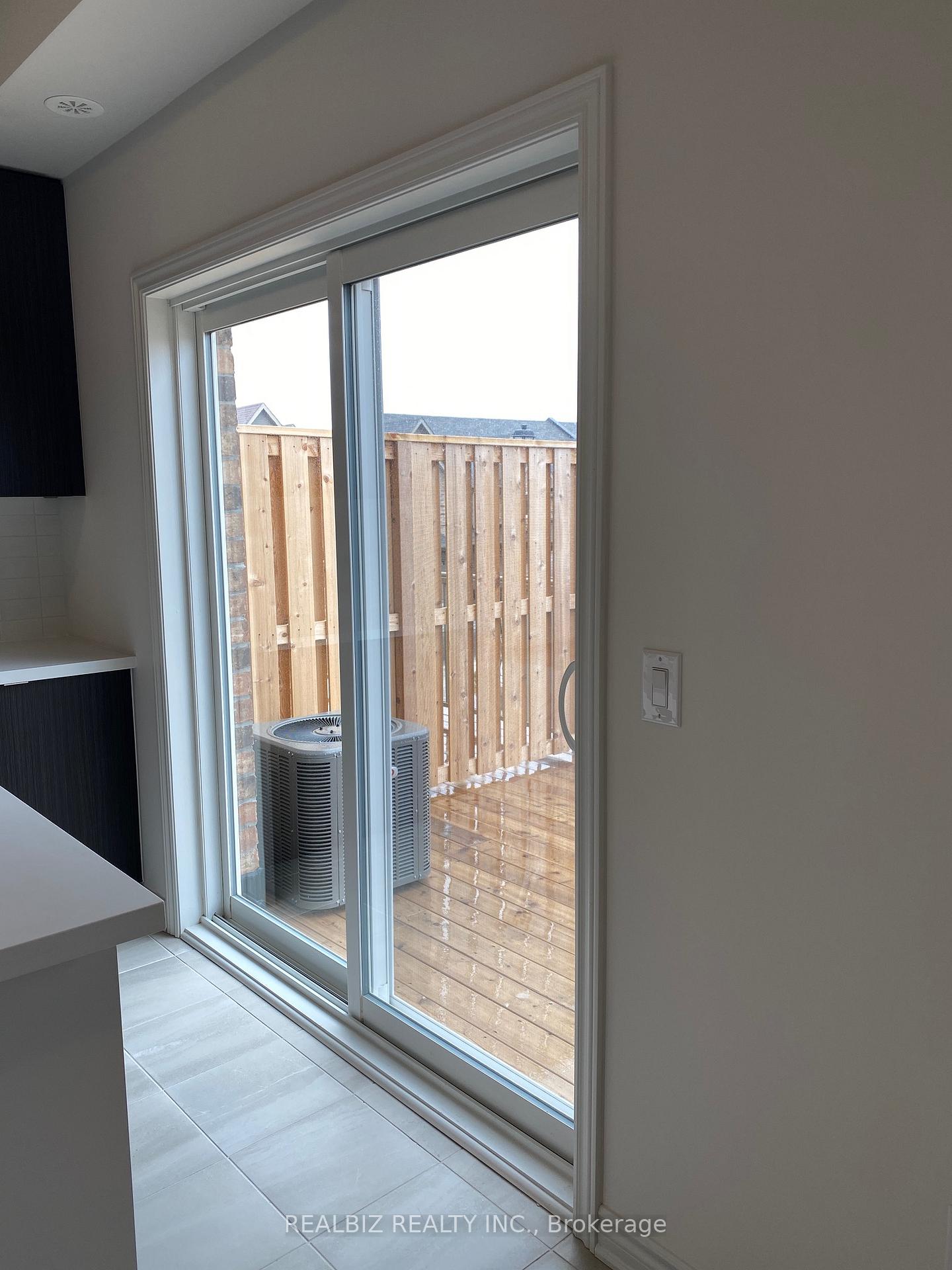 Photo 9 of Unit 19 Upper, 50 Edinburgh Drive, Brampton, Bram West — HOMEH