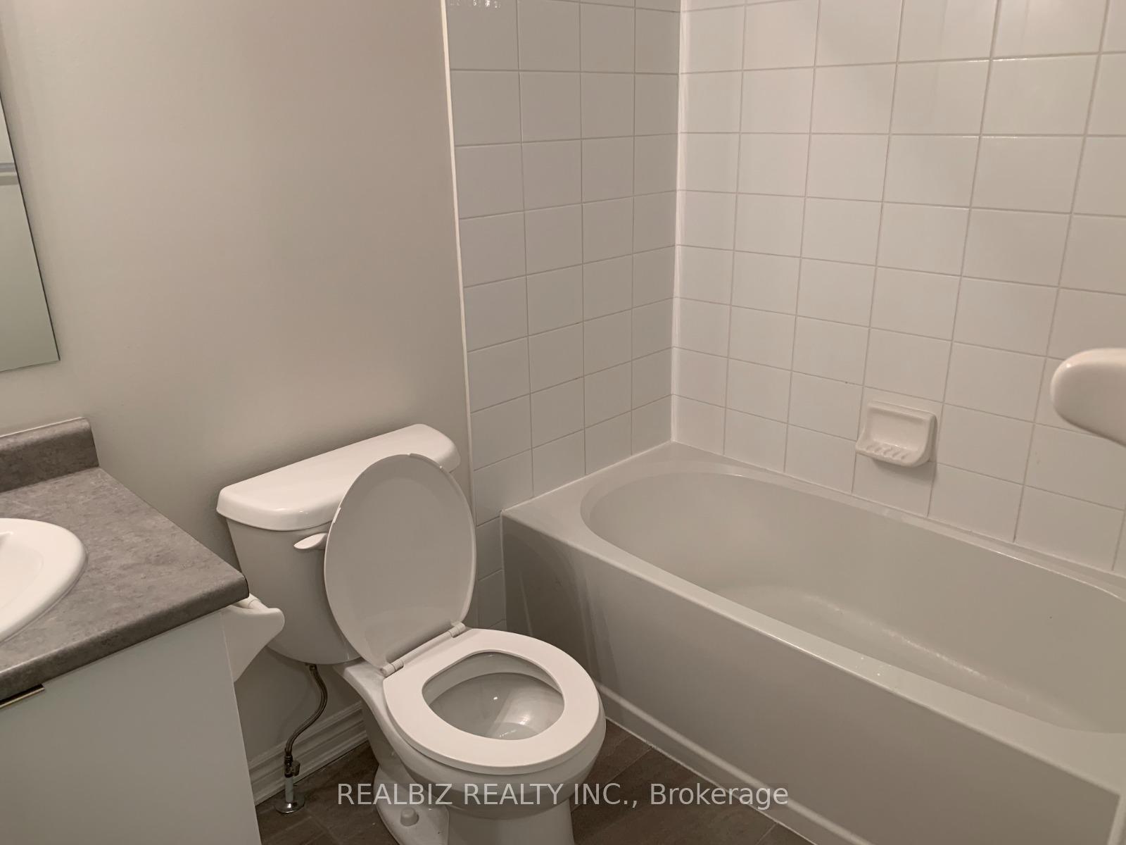 Photo 15 of Unit 19 Upper, 50 Edinburgh Drive, Brampton, Bram West — HOMEH