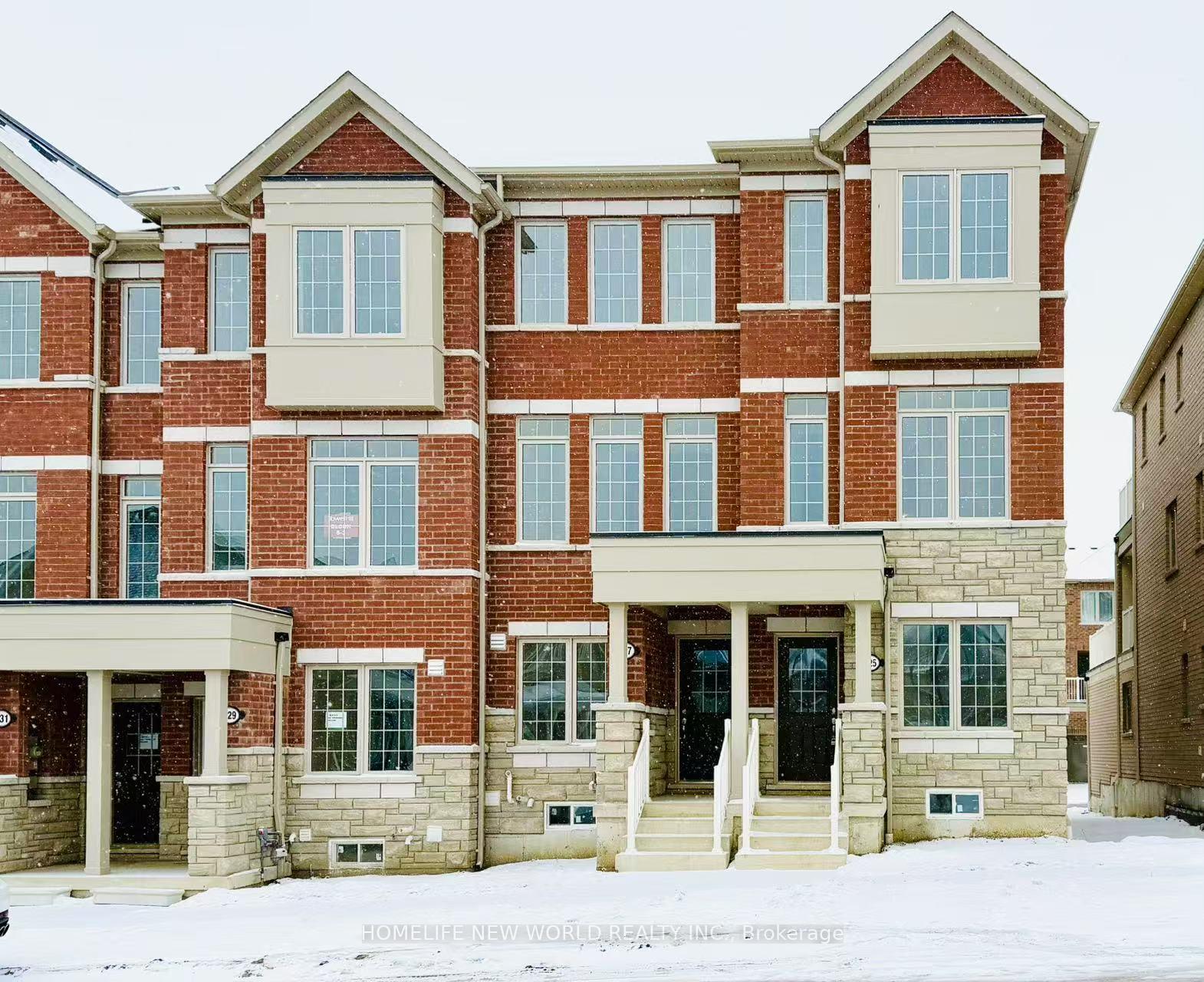Photo 2 of 925 Crowsnest Hollow, Pickering, Rural Pickering — HOMEH